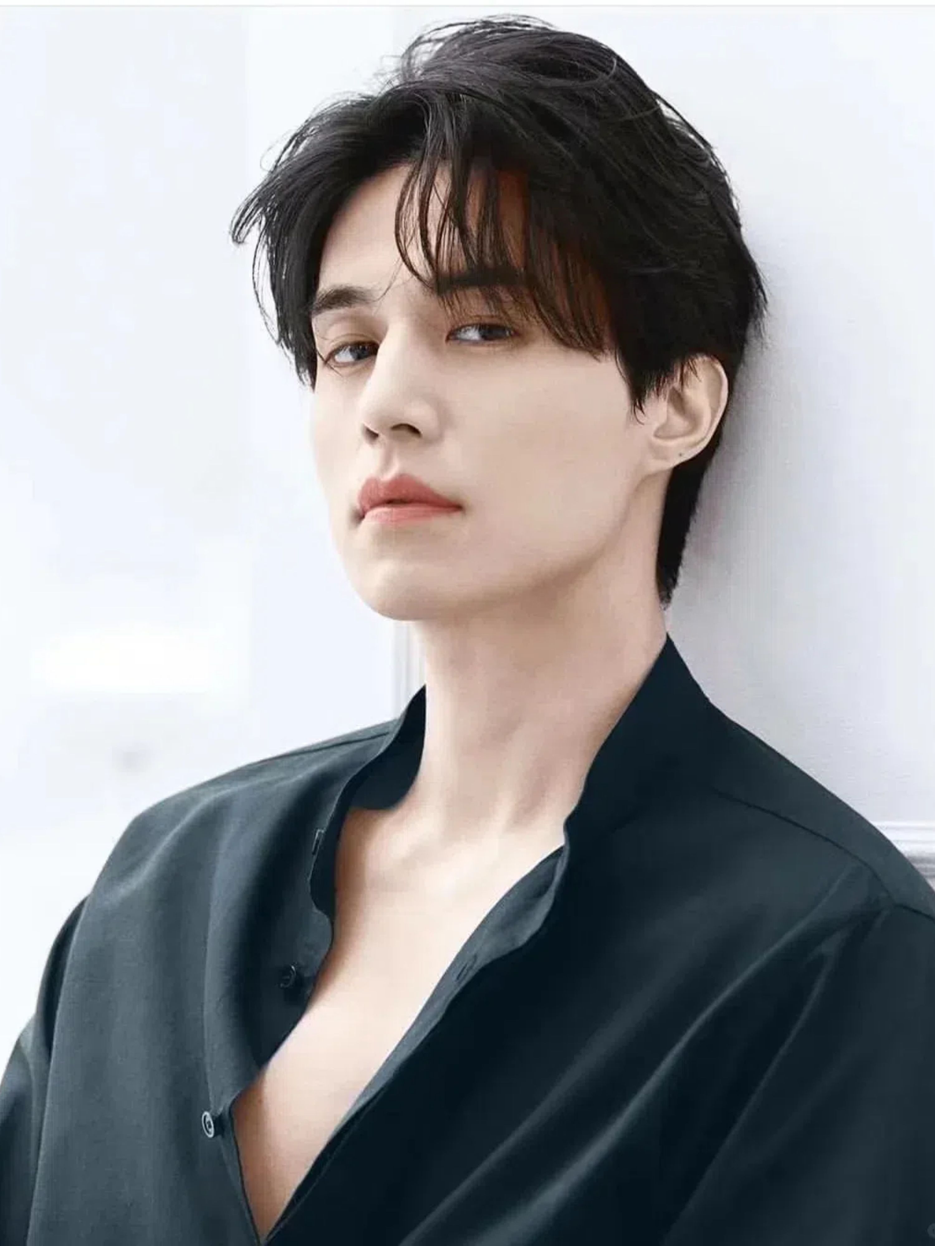 actor Lee Dong-wook large photo