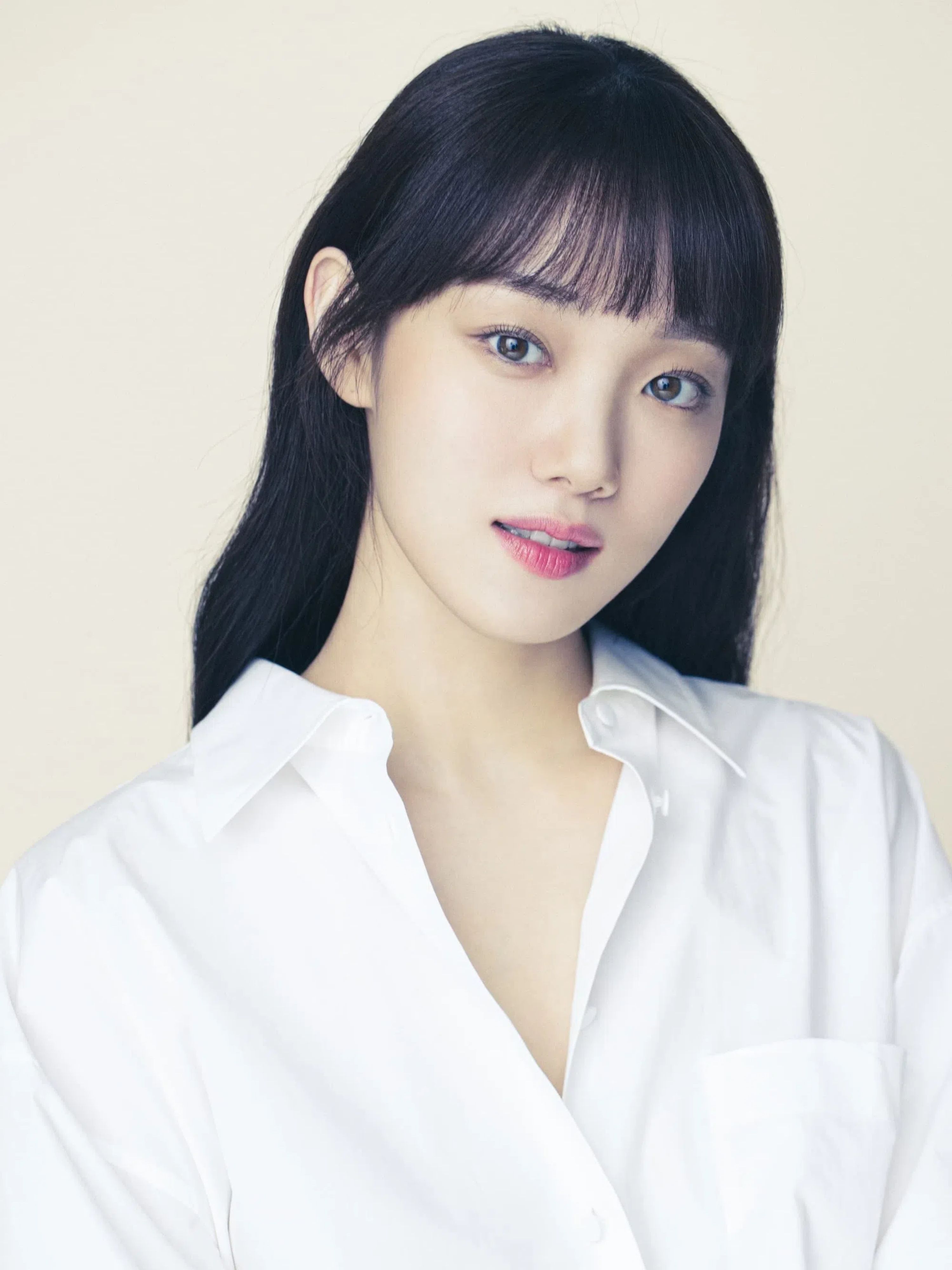 actor Lee Sung-Kyung large photo