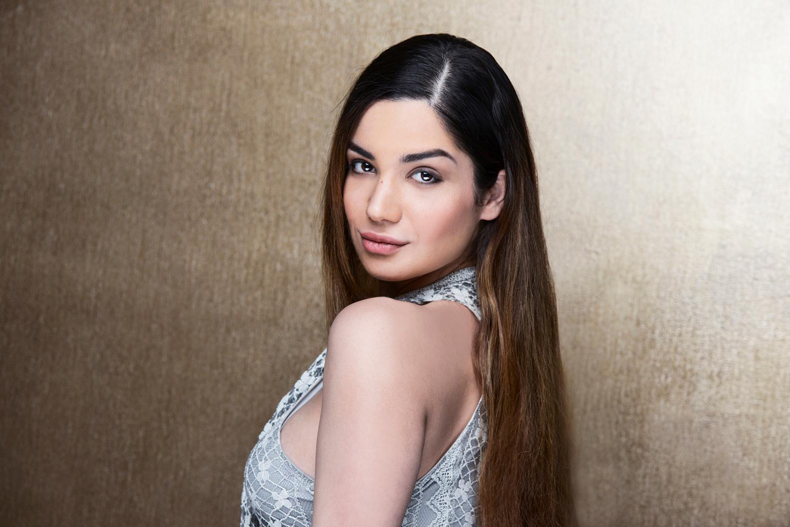 actor Hailey Imany large photo