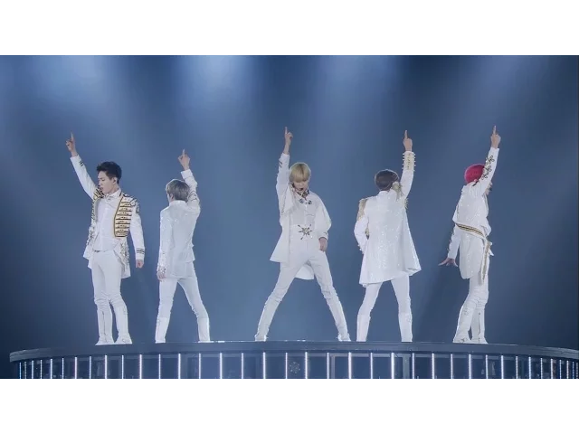 SHINee – Everybody (SHINee WORLD 2014~I'm Your Boy~ Special Edition in TOKYO DOME ver.)