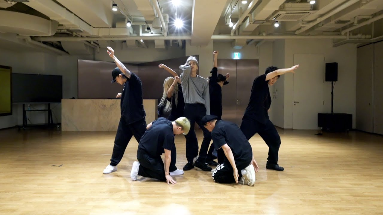 TAEMIN 태민 ‘Criminal’ Dance Practice background