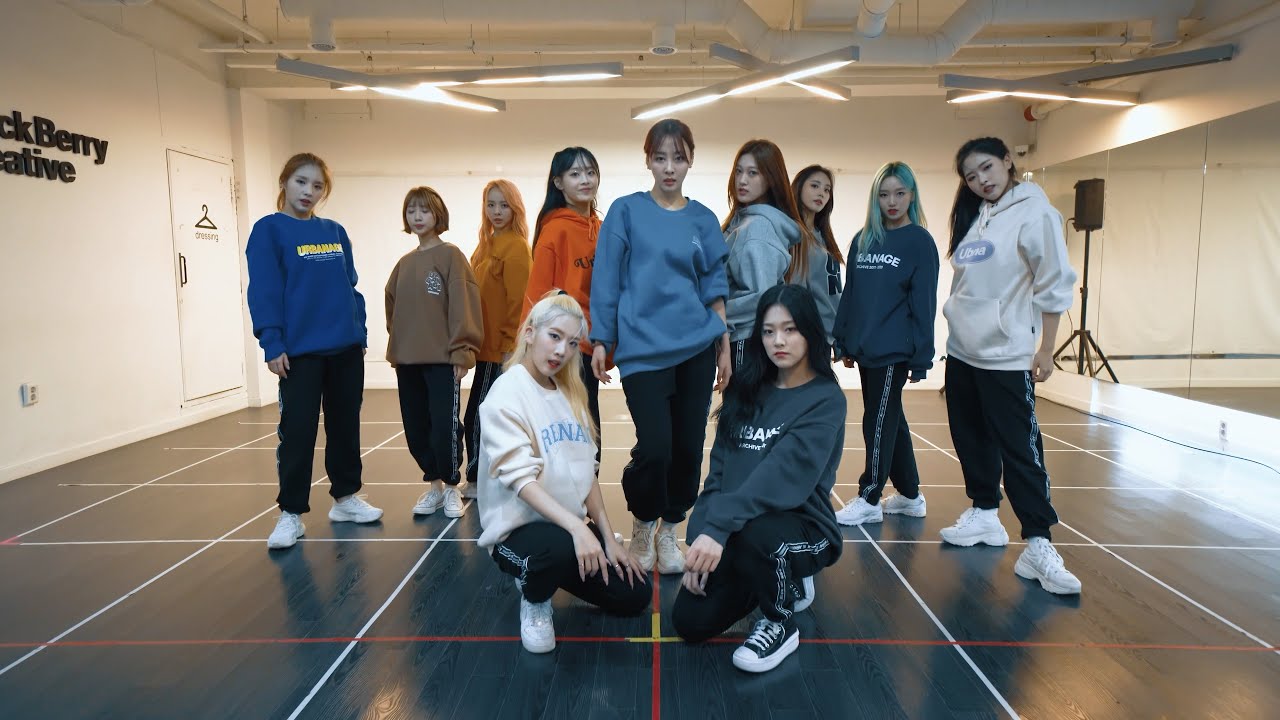 이달의 소녀 (LOONA) "Why Not" Dance Practice Video background