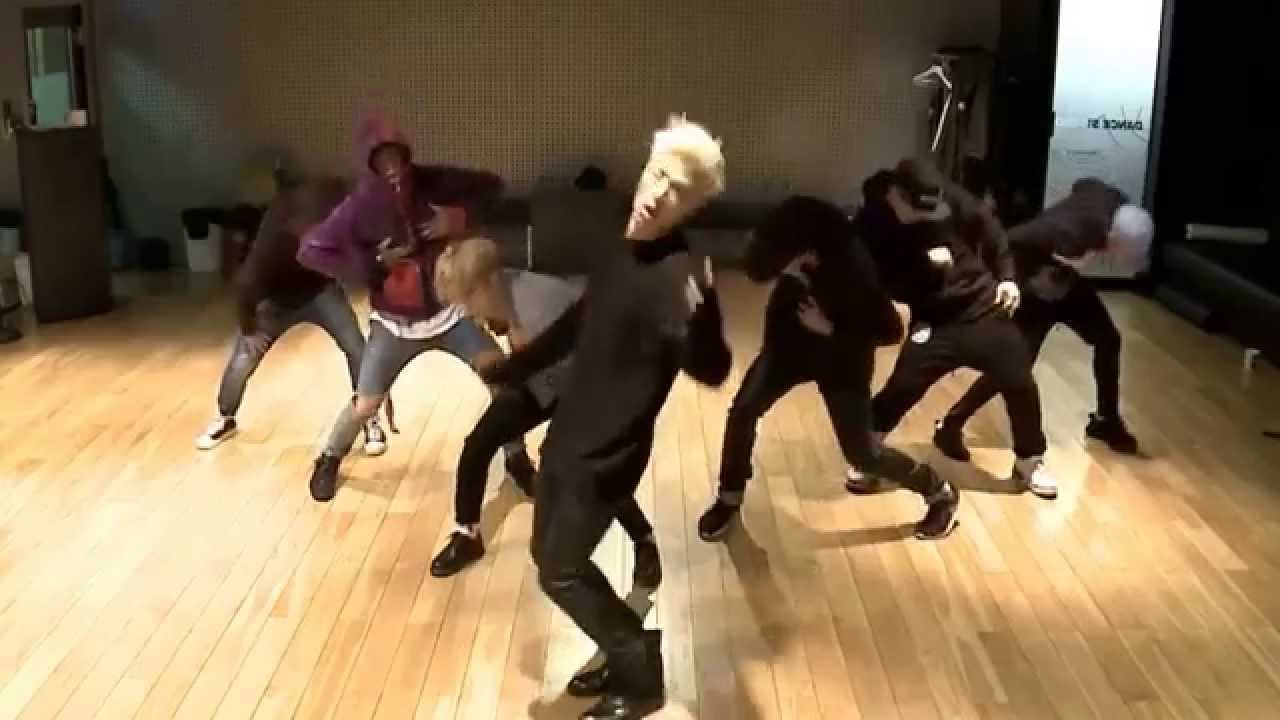 iKON 'Rhythm Ta' mirrored Dance Practice background