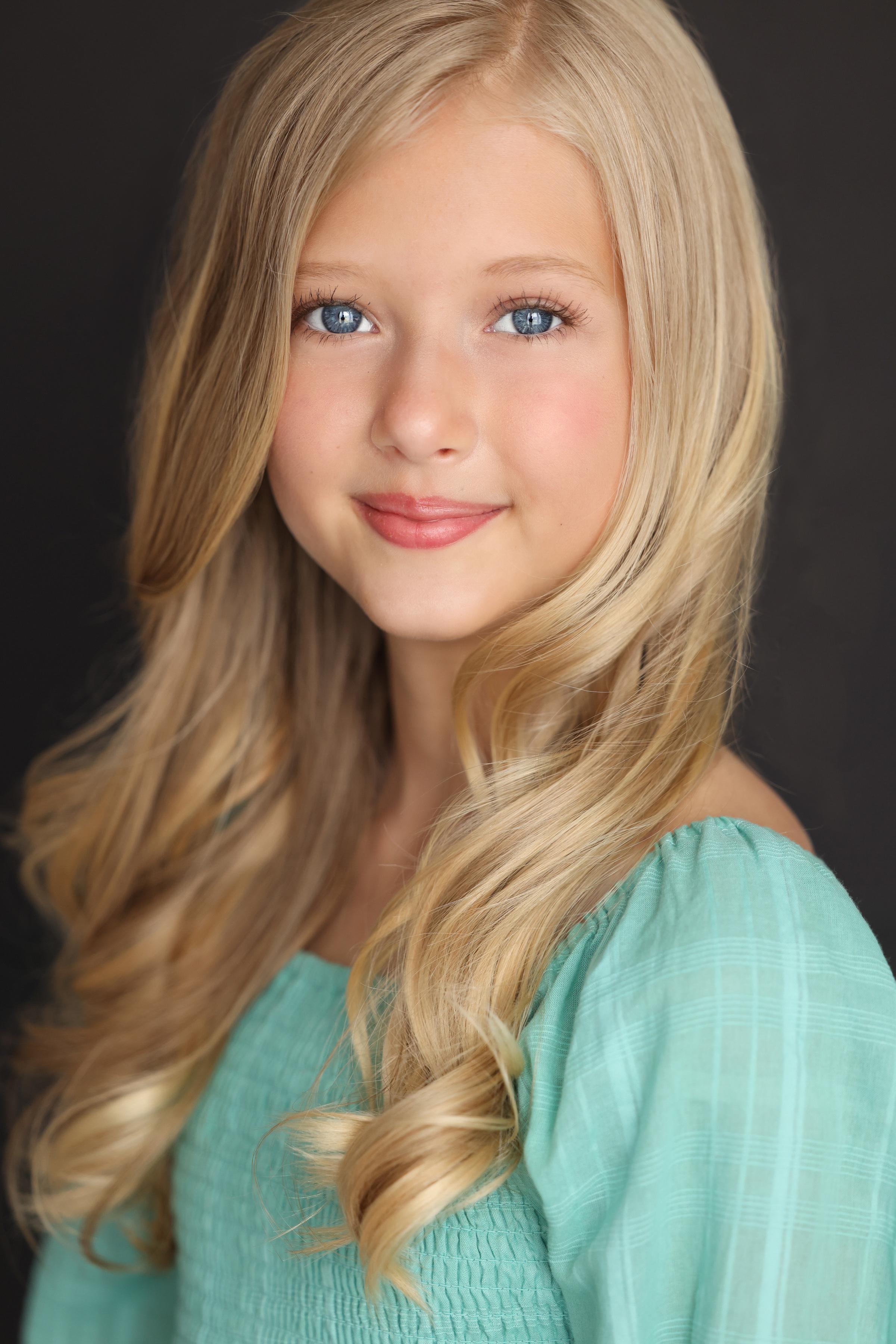 actor Maybrie Gigon large photo