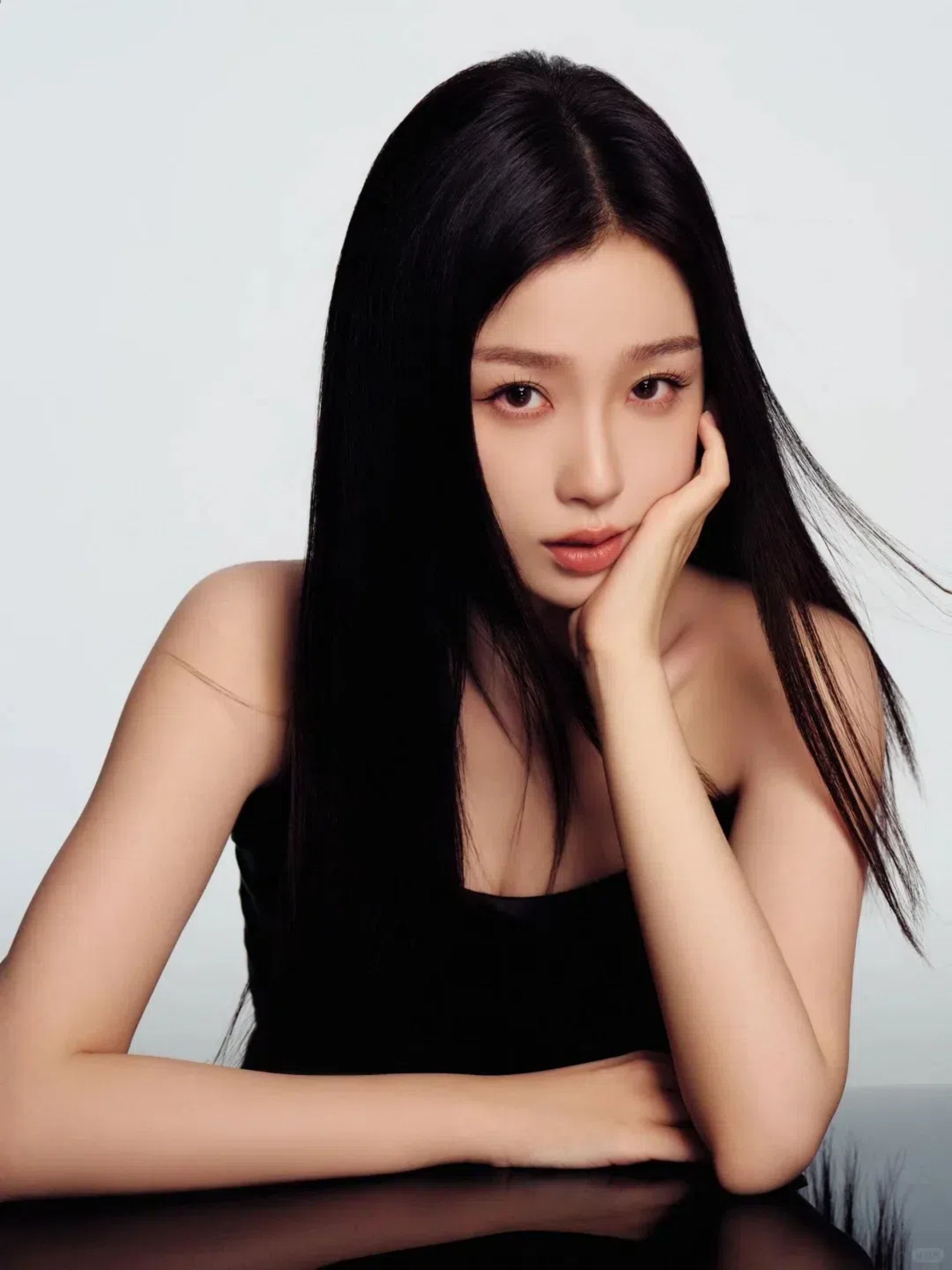 actor Esther Yu large photo