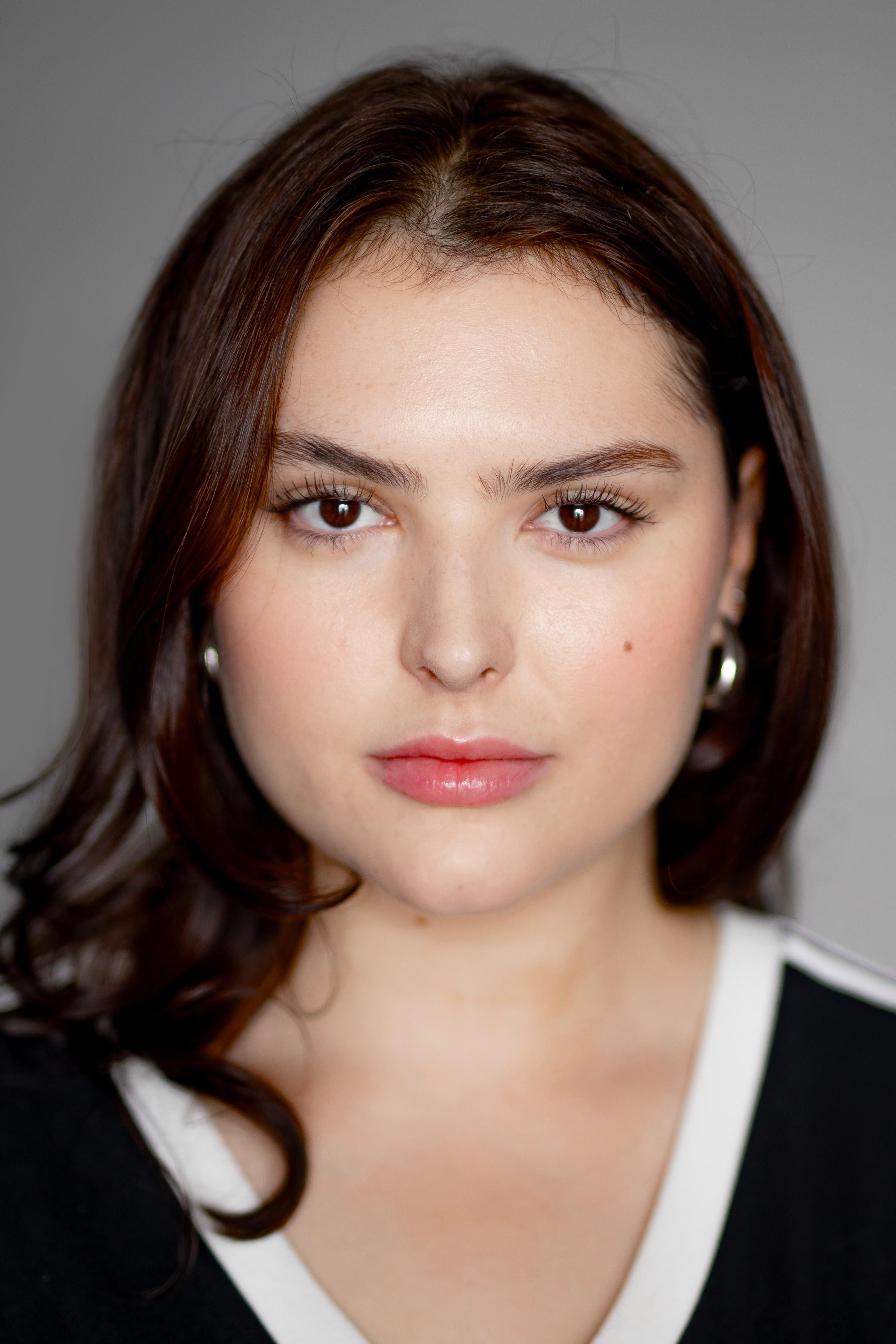 actor Sarah McDonald large photo