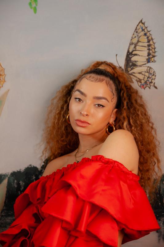 Ella Eyre