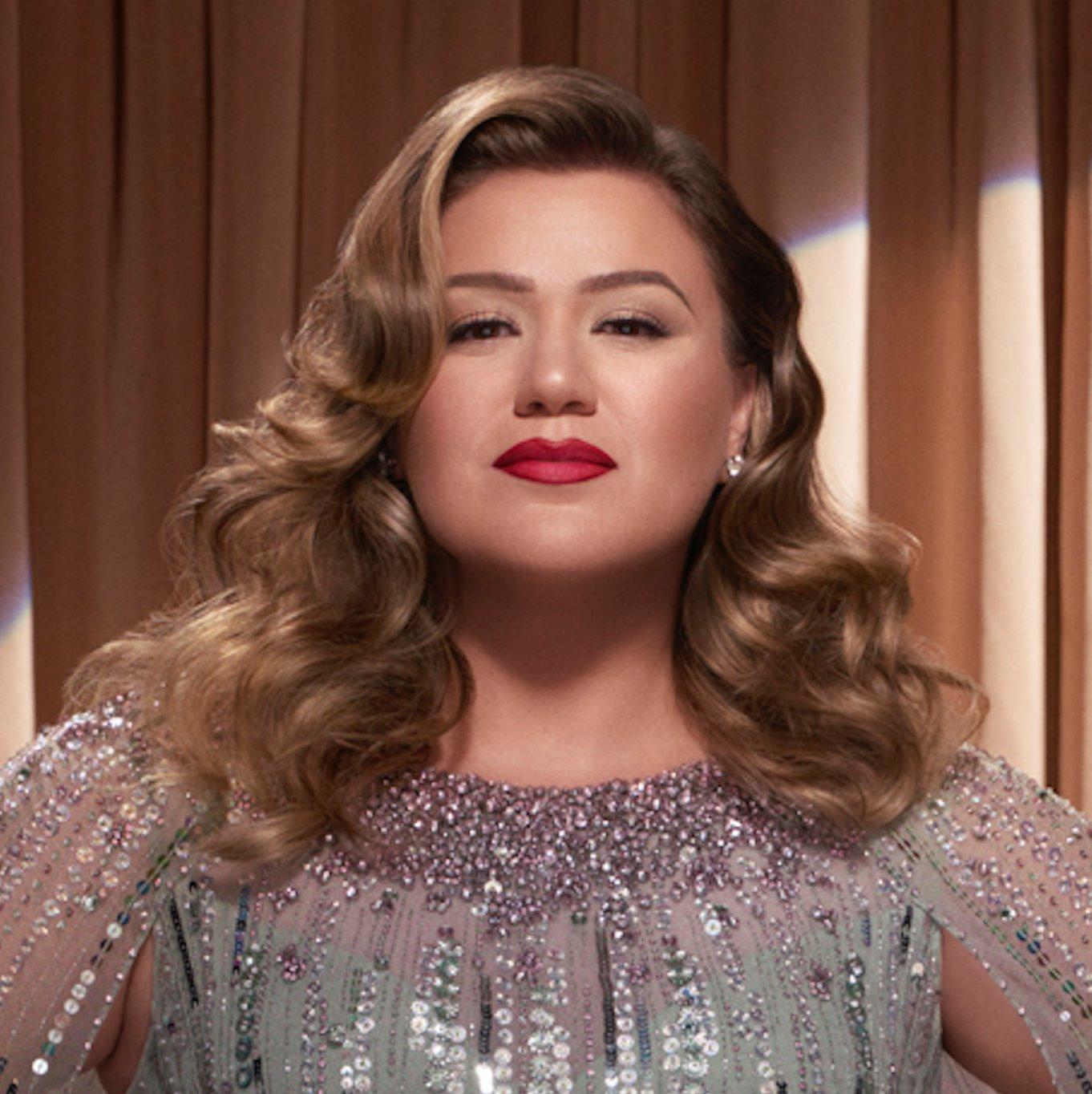 actor Kelly Clarkson large photo