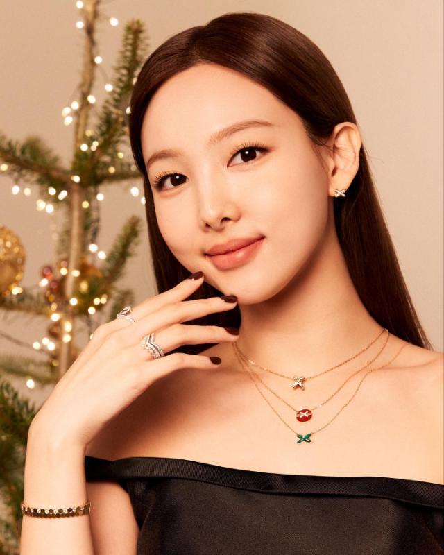 NAYEON