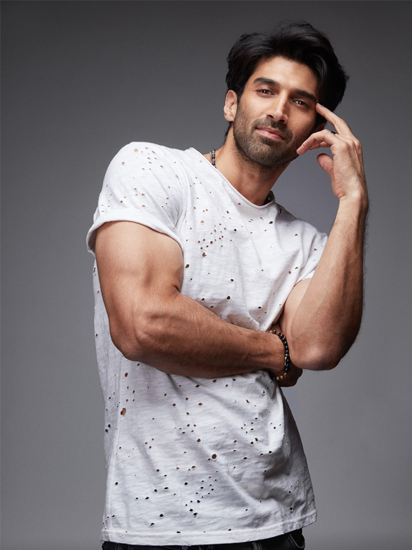 actor Aditya Roy Kapoor large photo