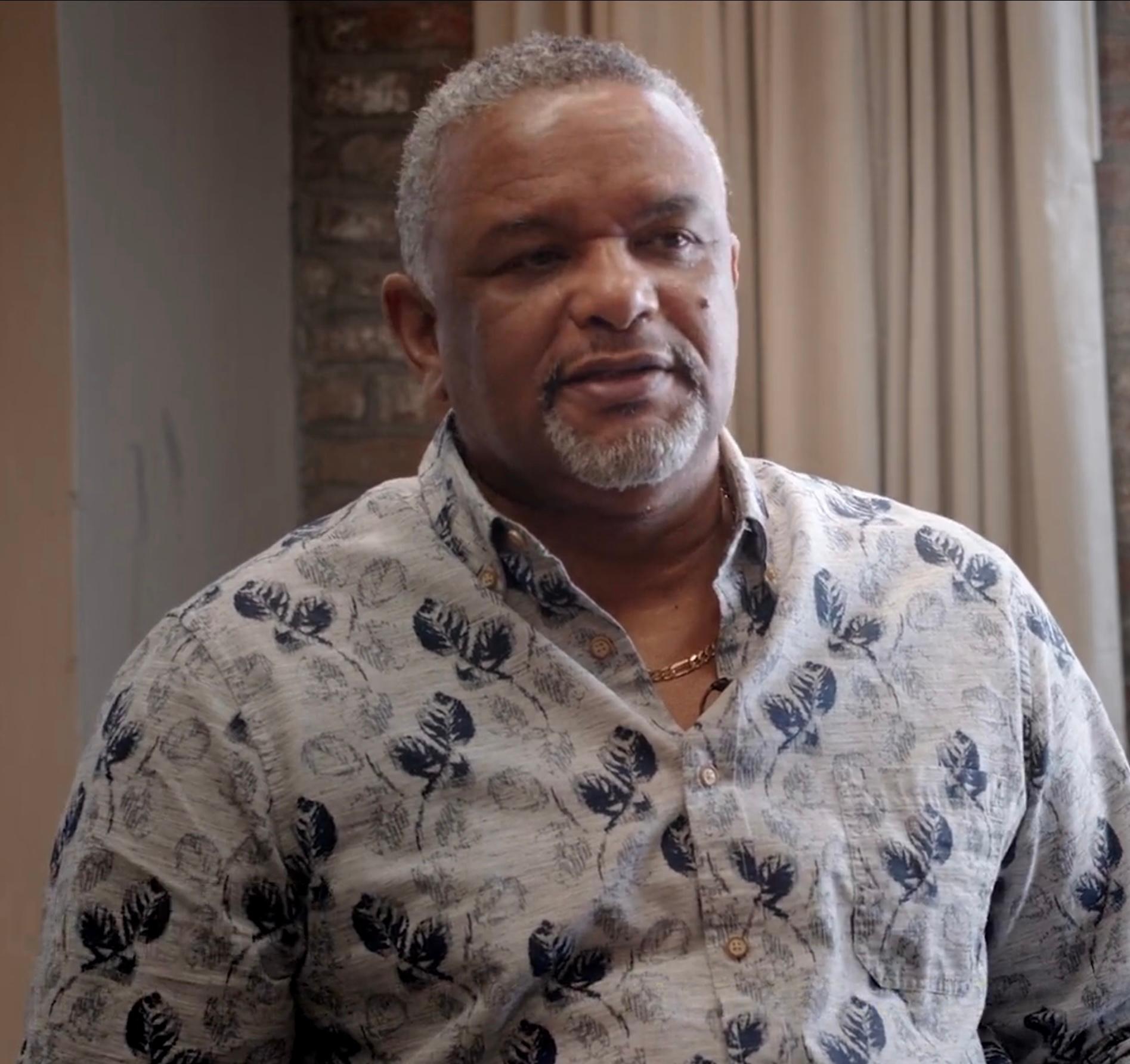 actor Troy Henry large photo