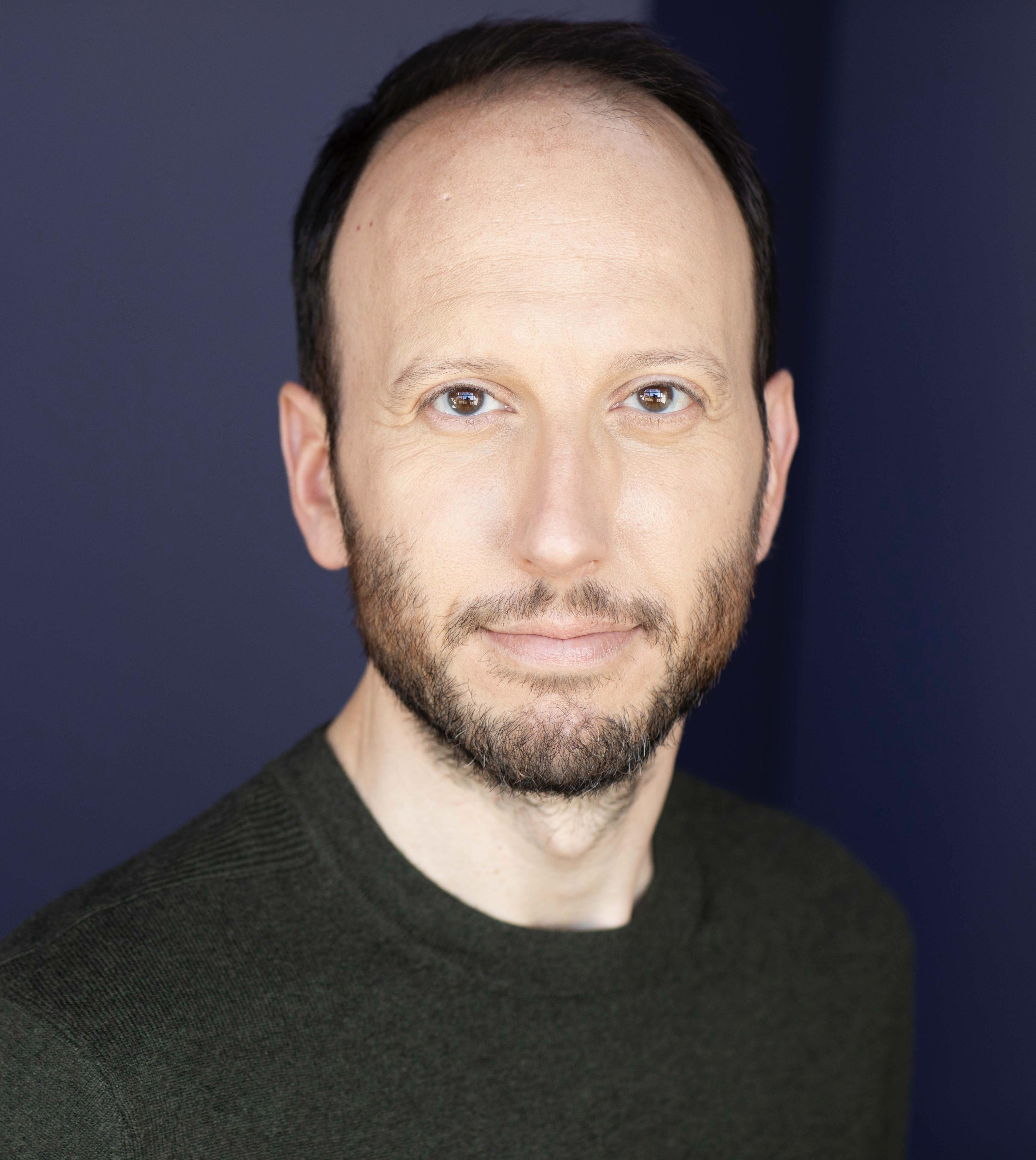 actor Chris Hahn large photo