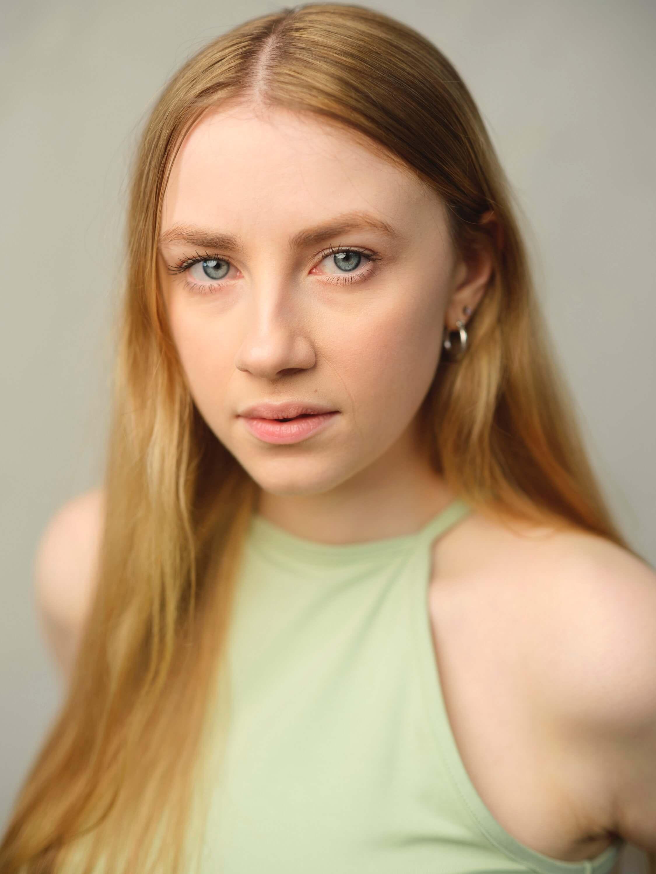 actor Madeline Percival large photo