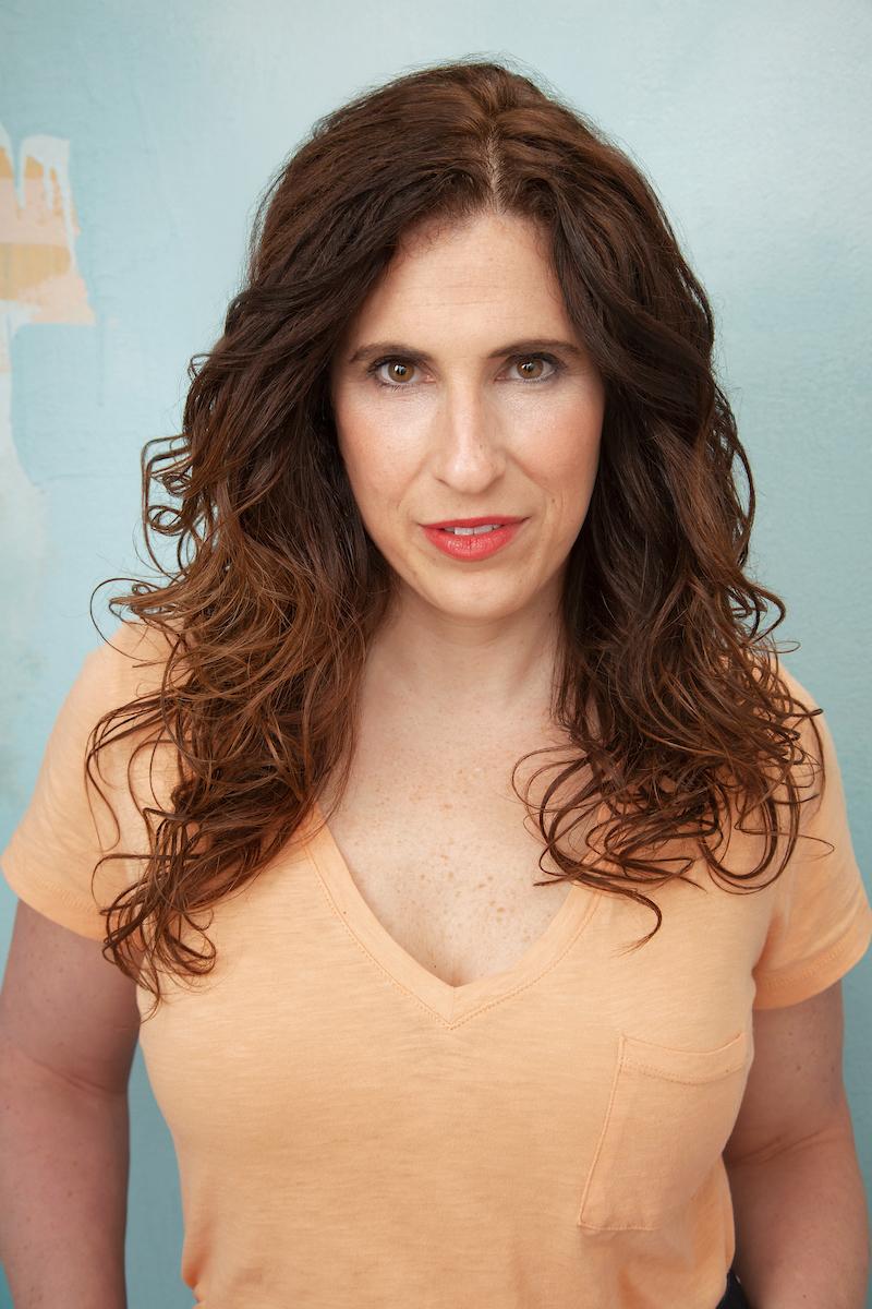 actor Nikki MacCallum large photo