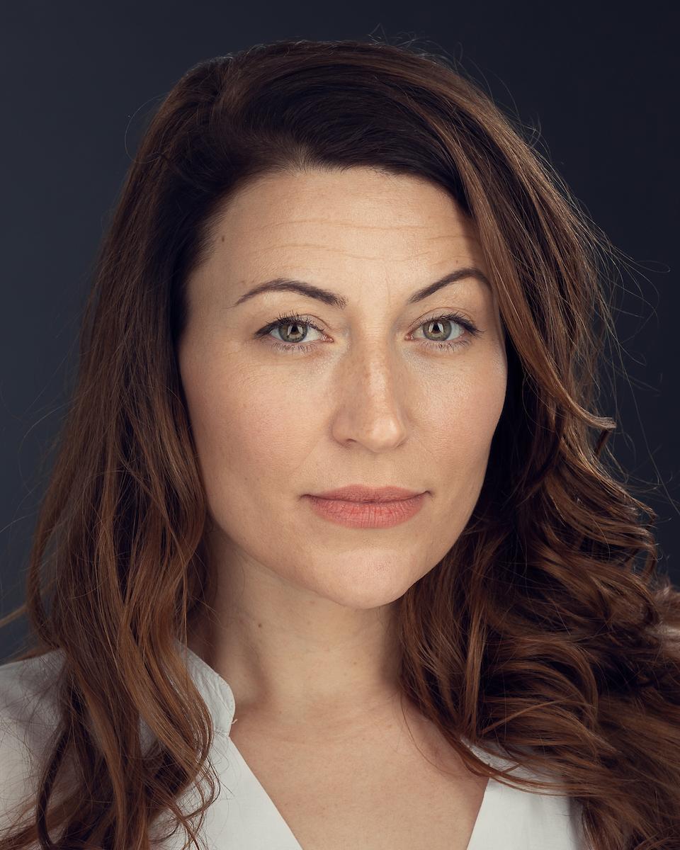 actor Nina Johnston large photo