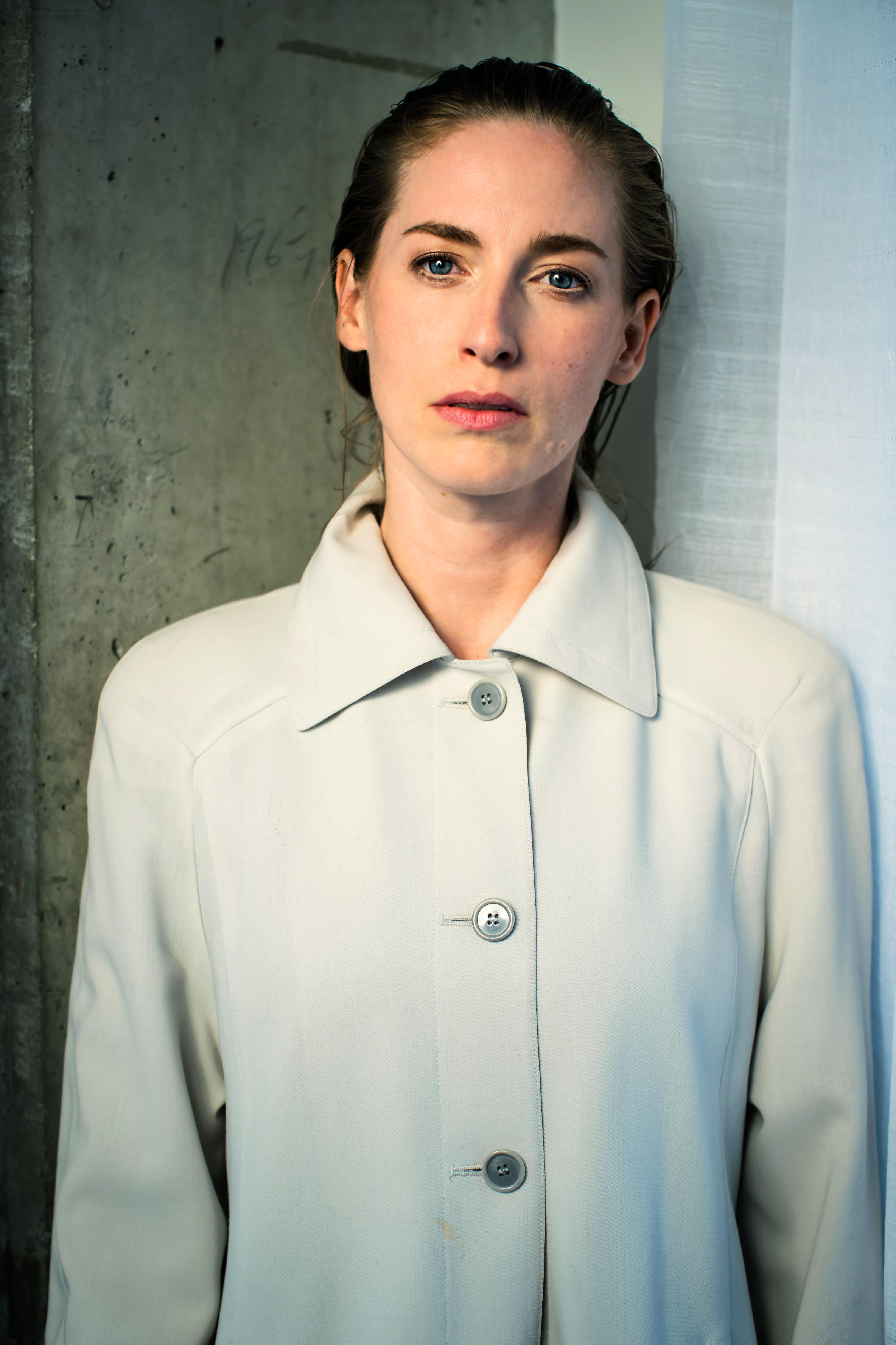 actor Elle Young large photo