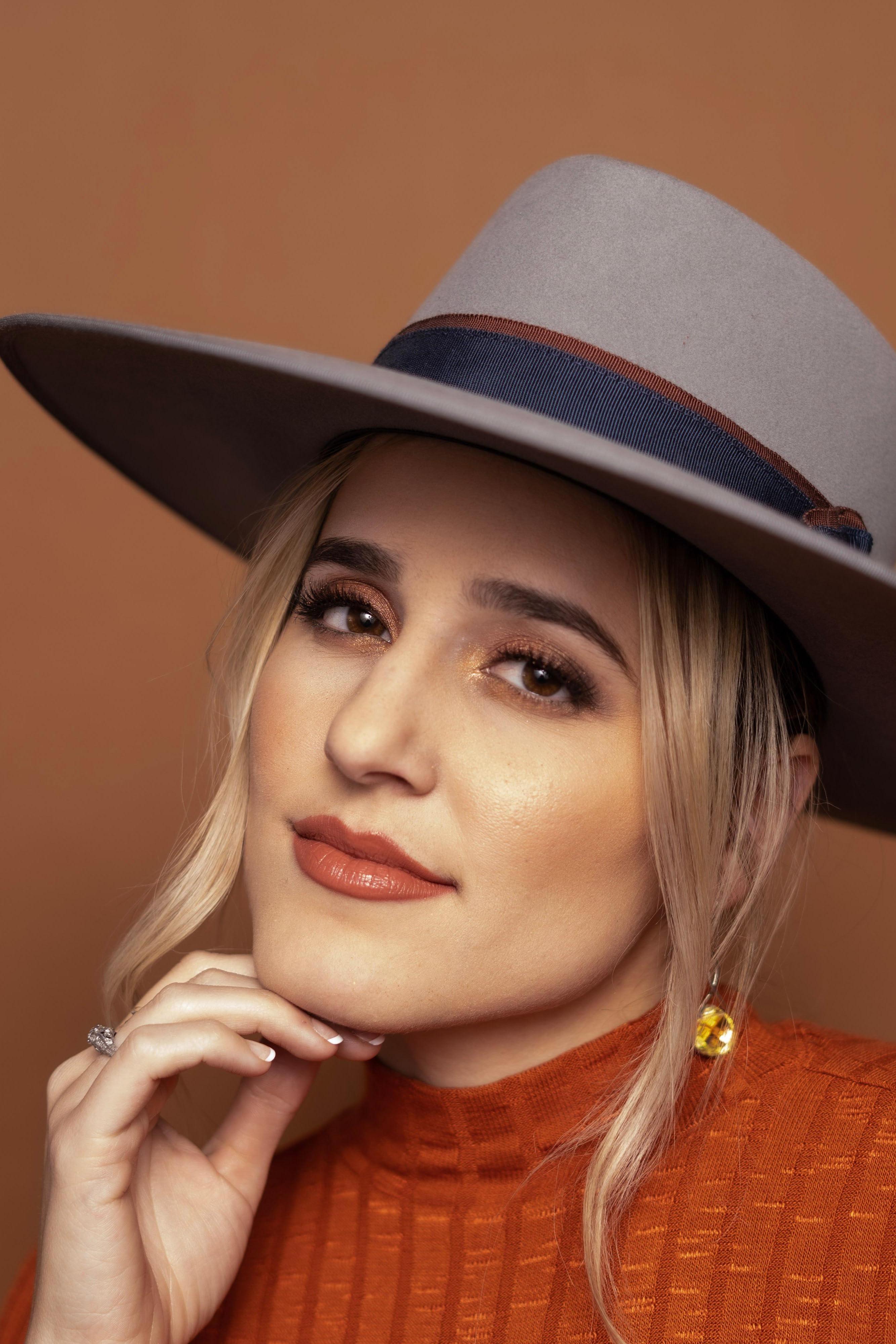 actor Mary Sarah large photo