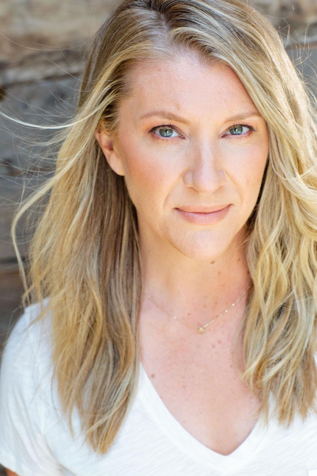 actor Amy Schumacher large photo