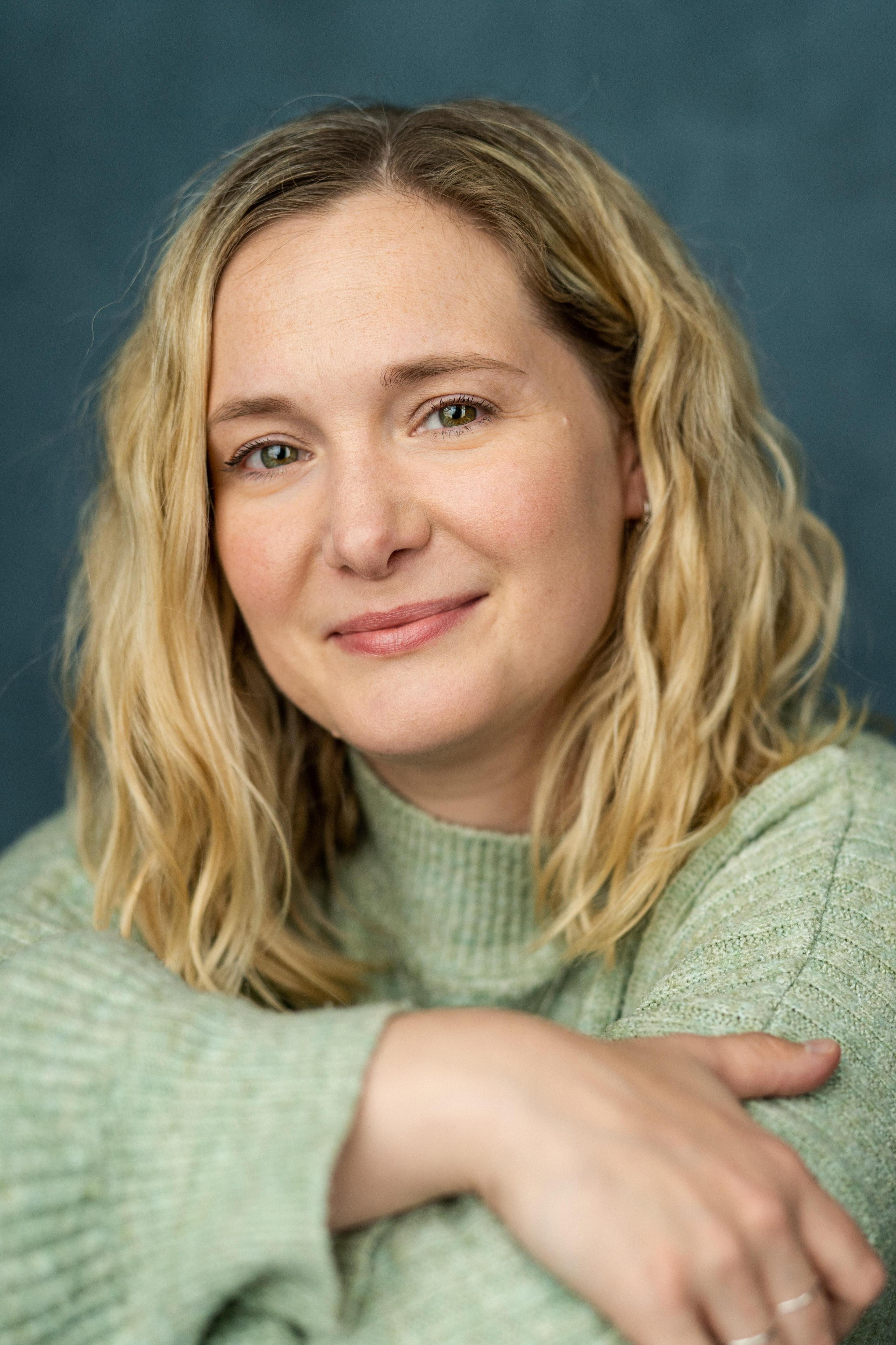 actor Amy Morgan large photo