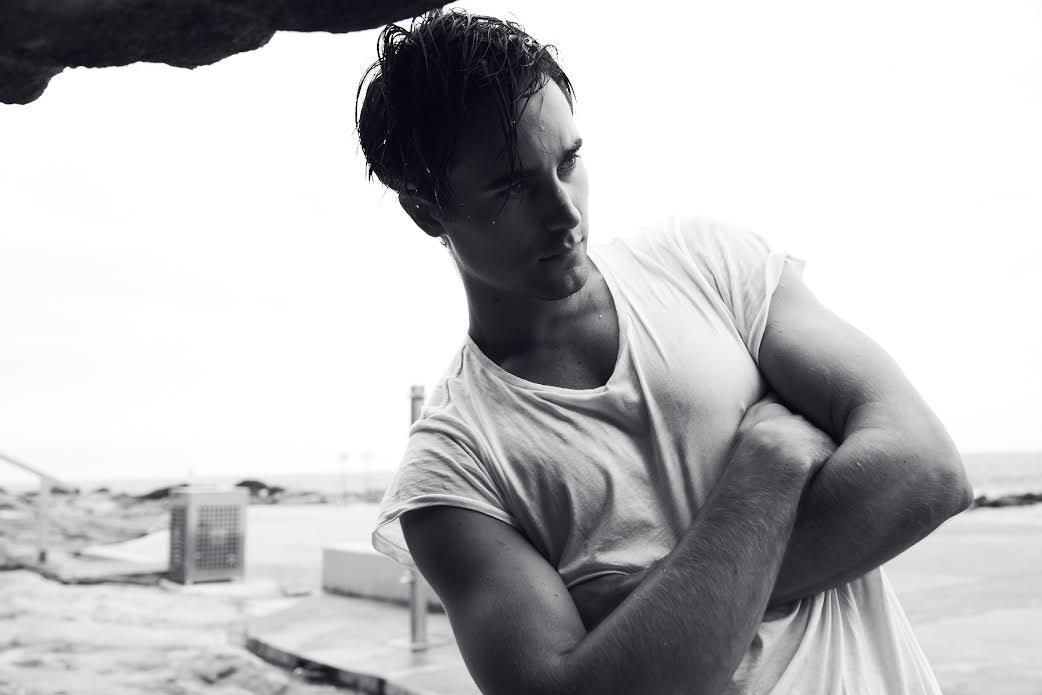 actor Oliver Edwin large photo