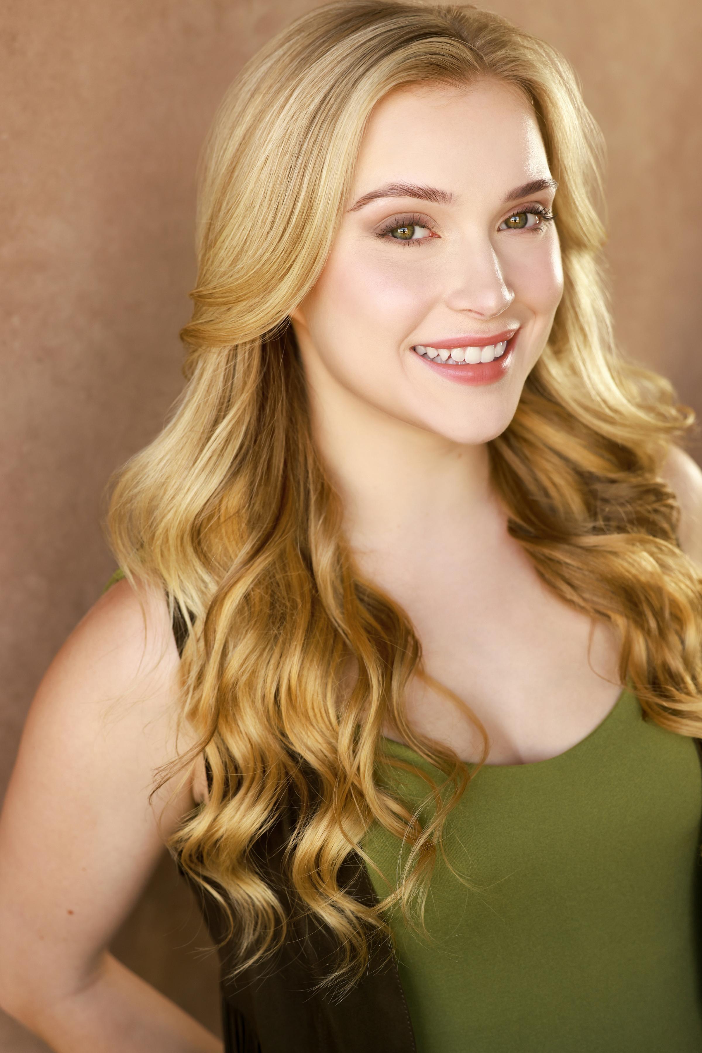 actor Presley Weber large photo