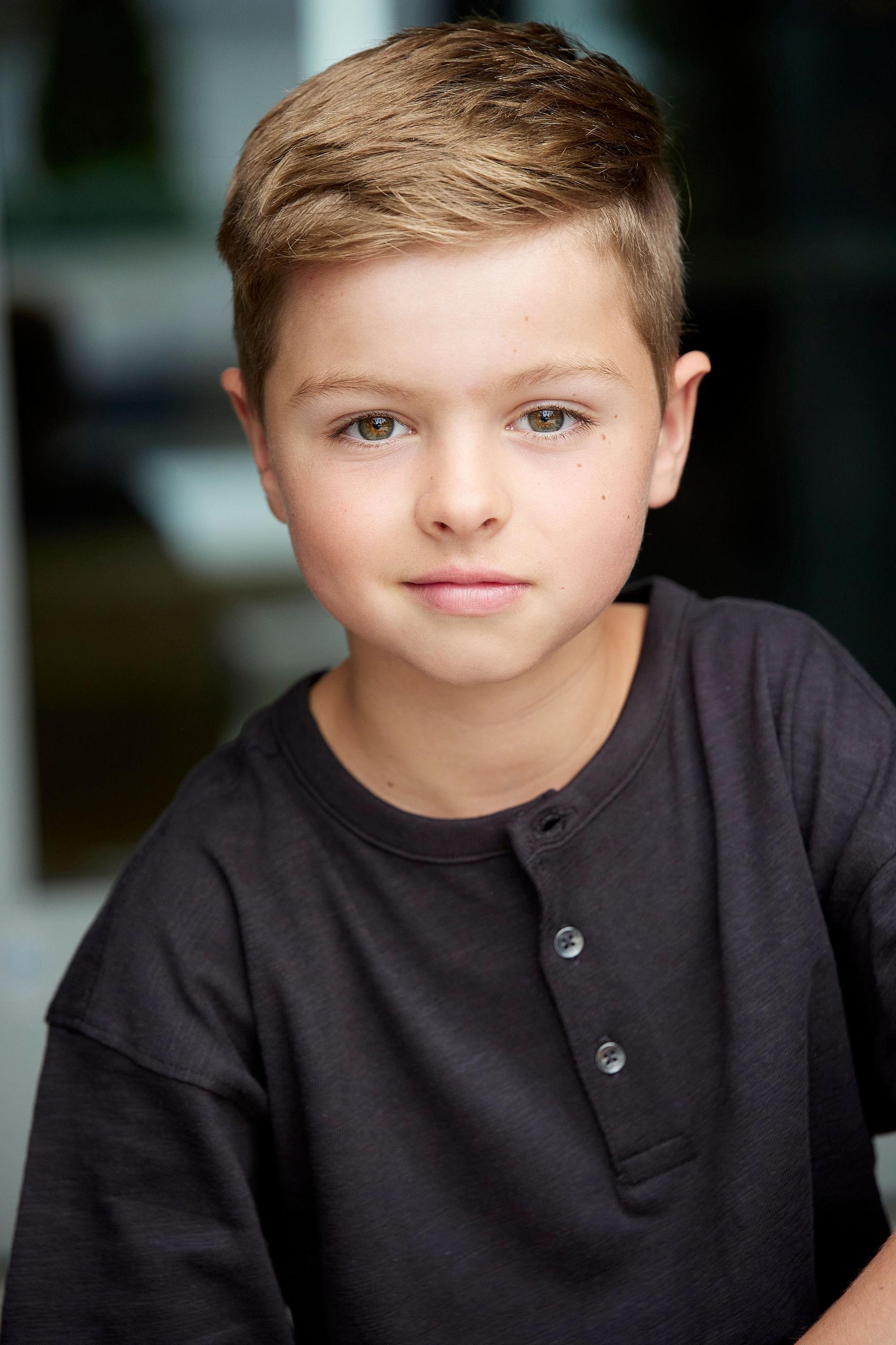 actor Nathan Tutterrow large photo