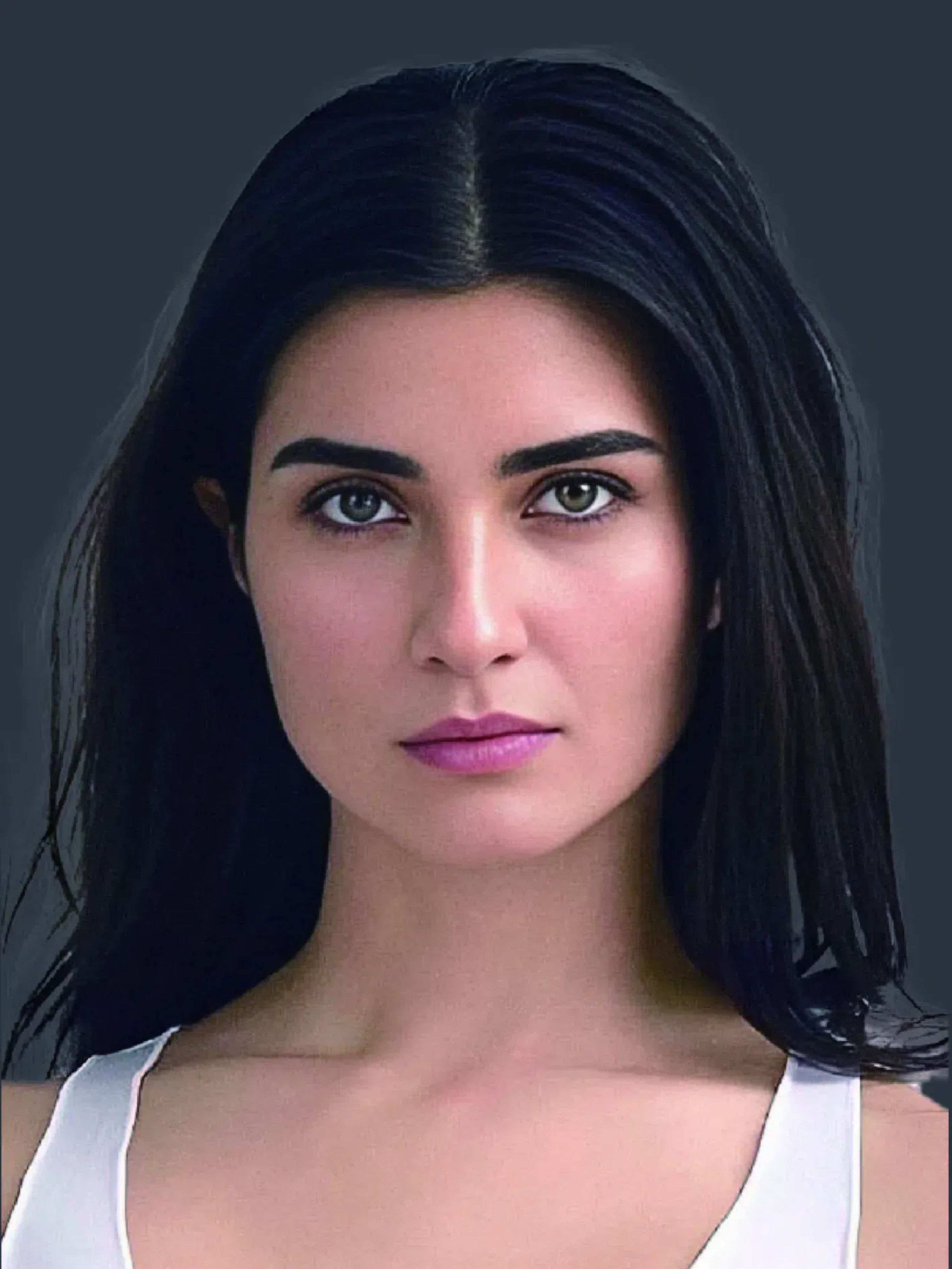 actor Tuba Büyüküstün large photo