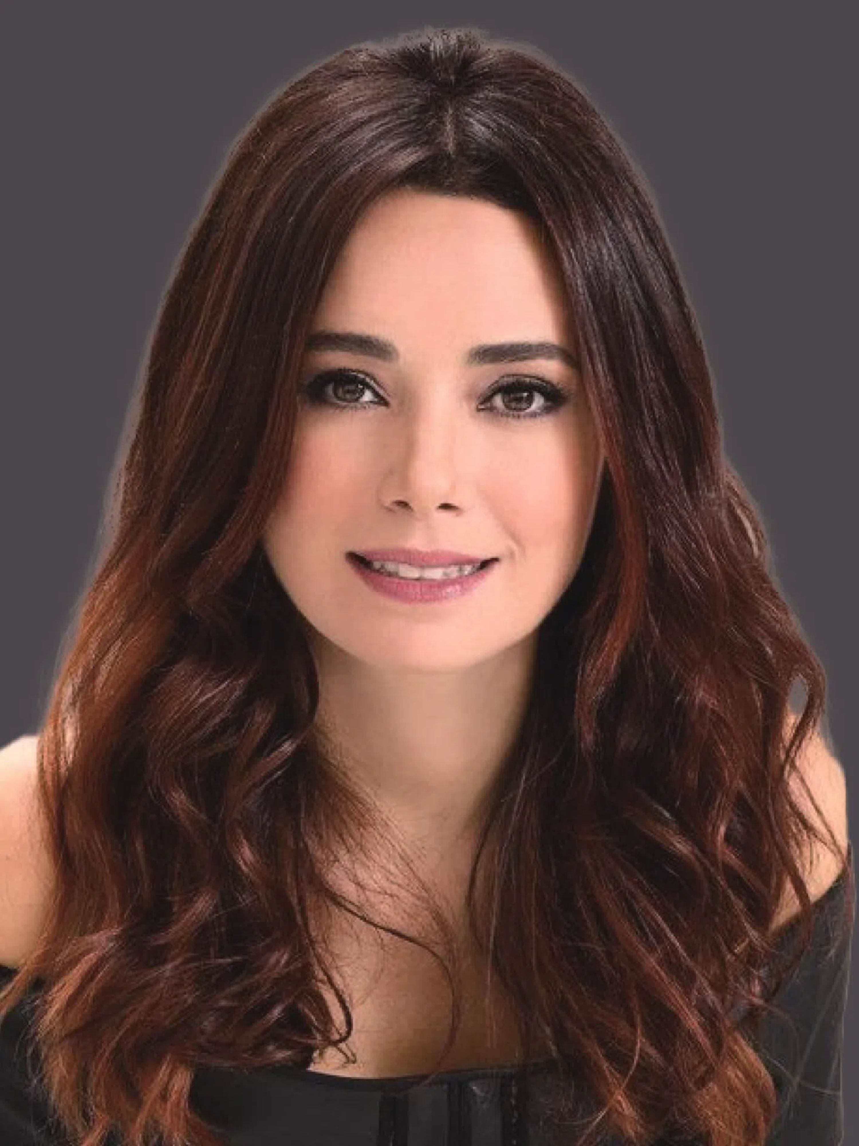 actor Özgü Namal large photo