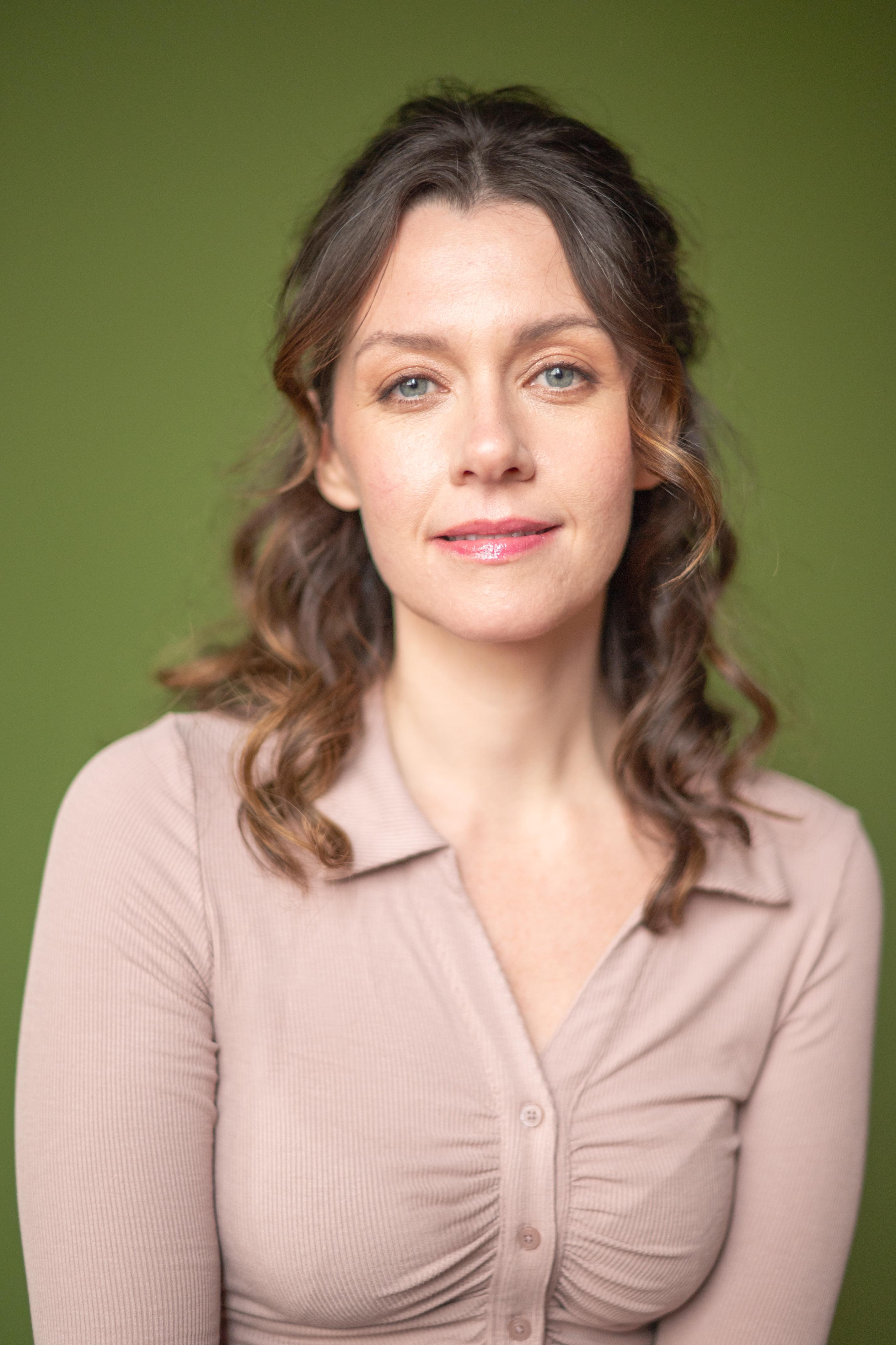 actor Emily Casey large photo