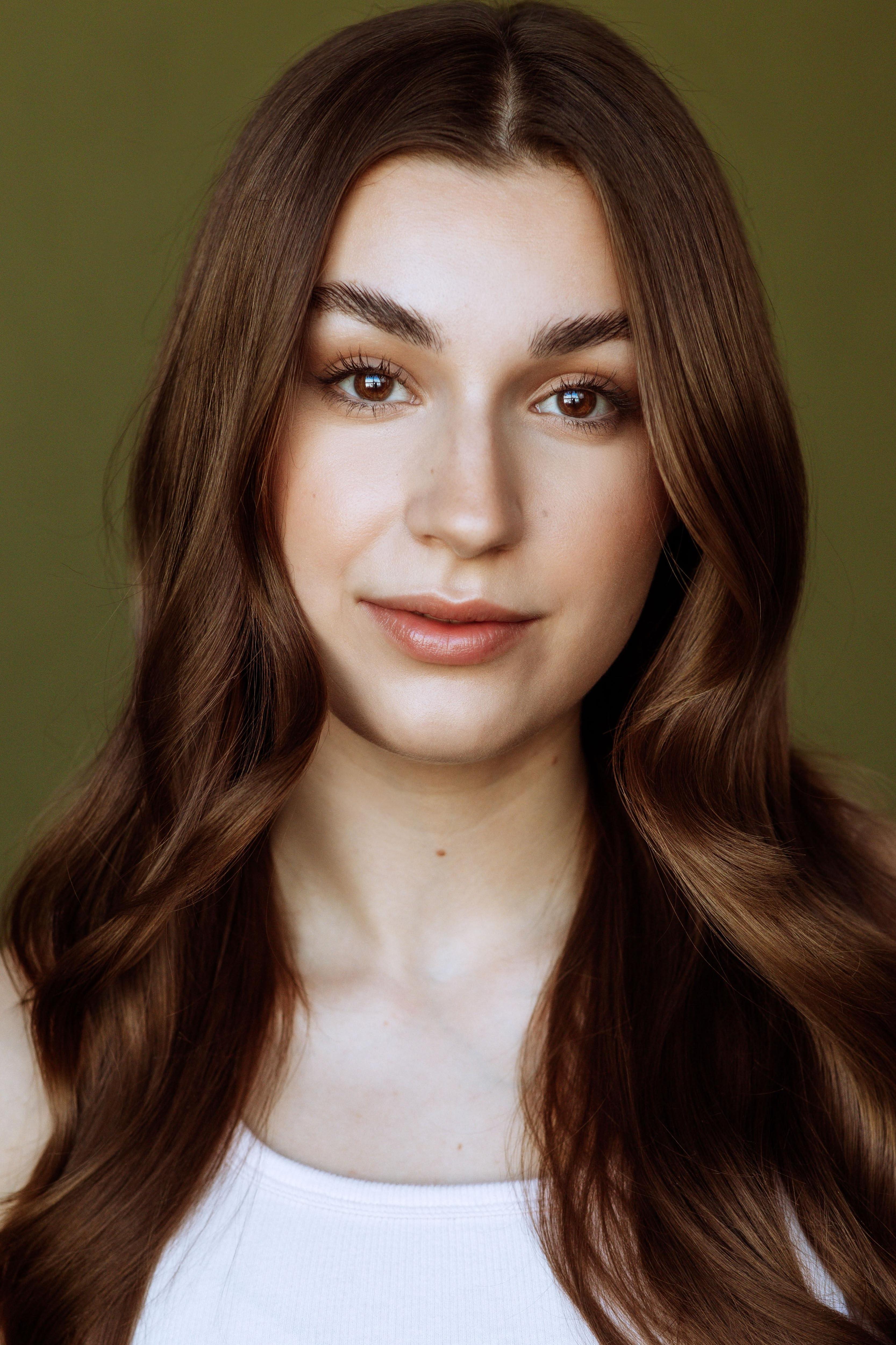 actor Elena Milo large photo