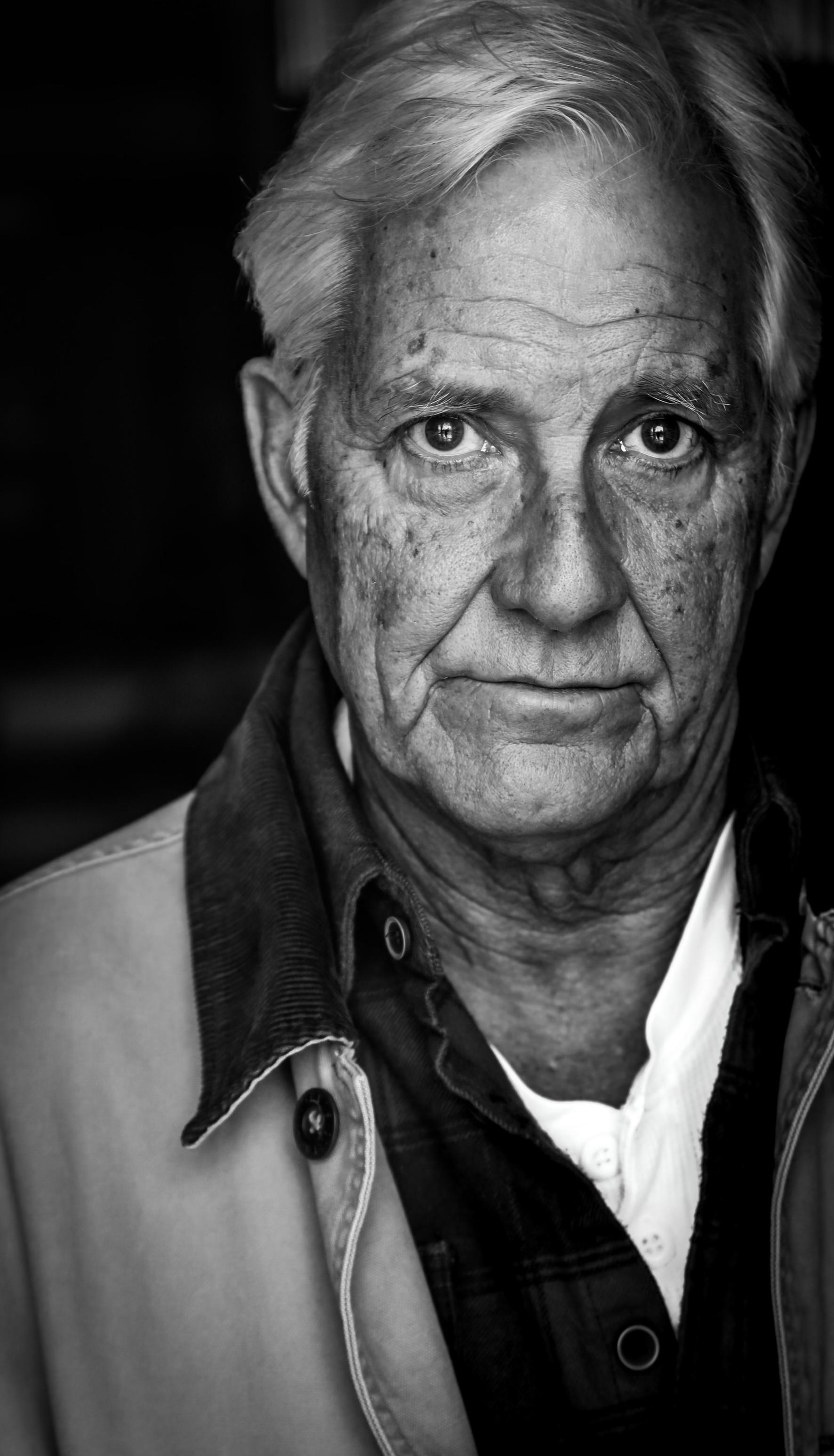 actor David Price large photo