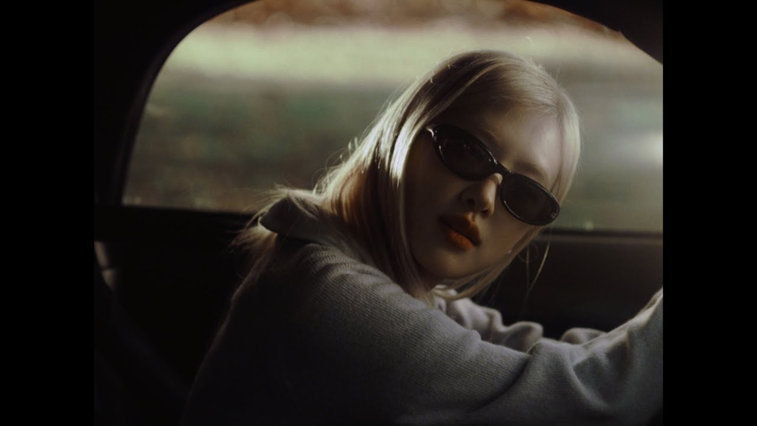 ROSÉ - toxic till the end (official music video)