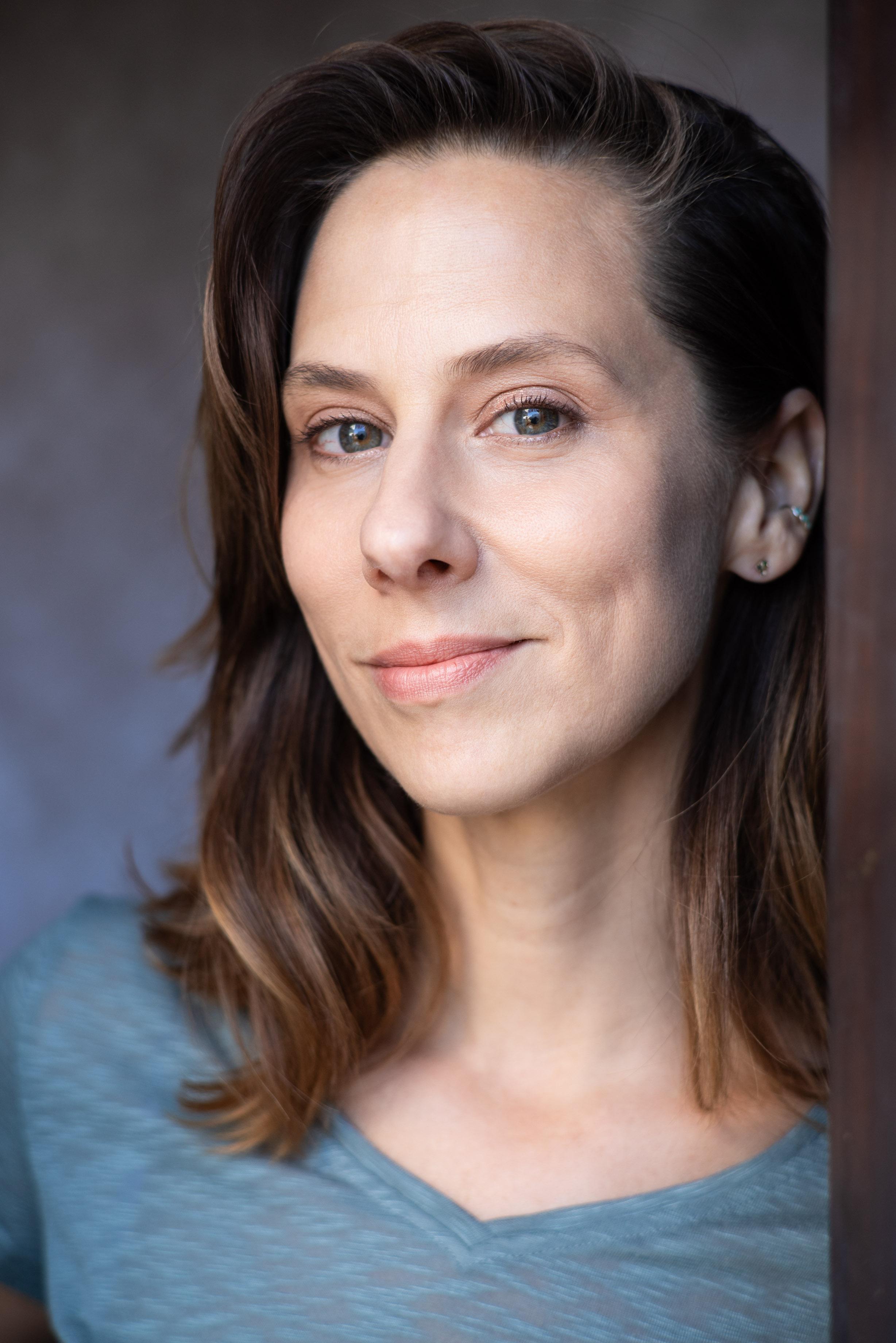 actor Elizabeth Wautlet large photo