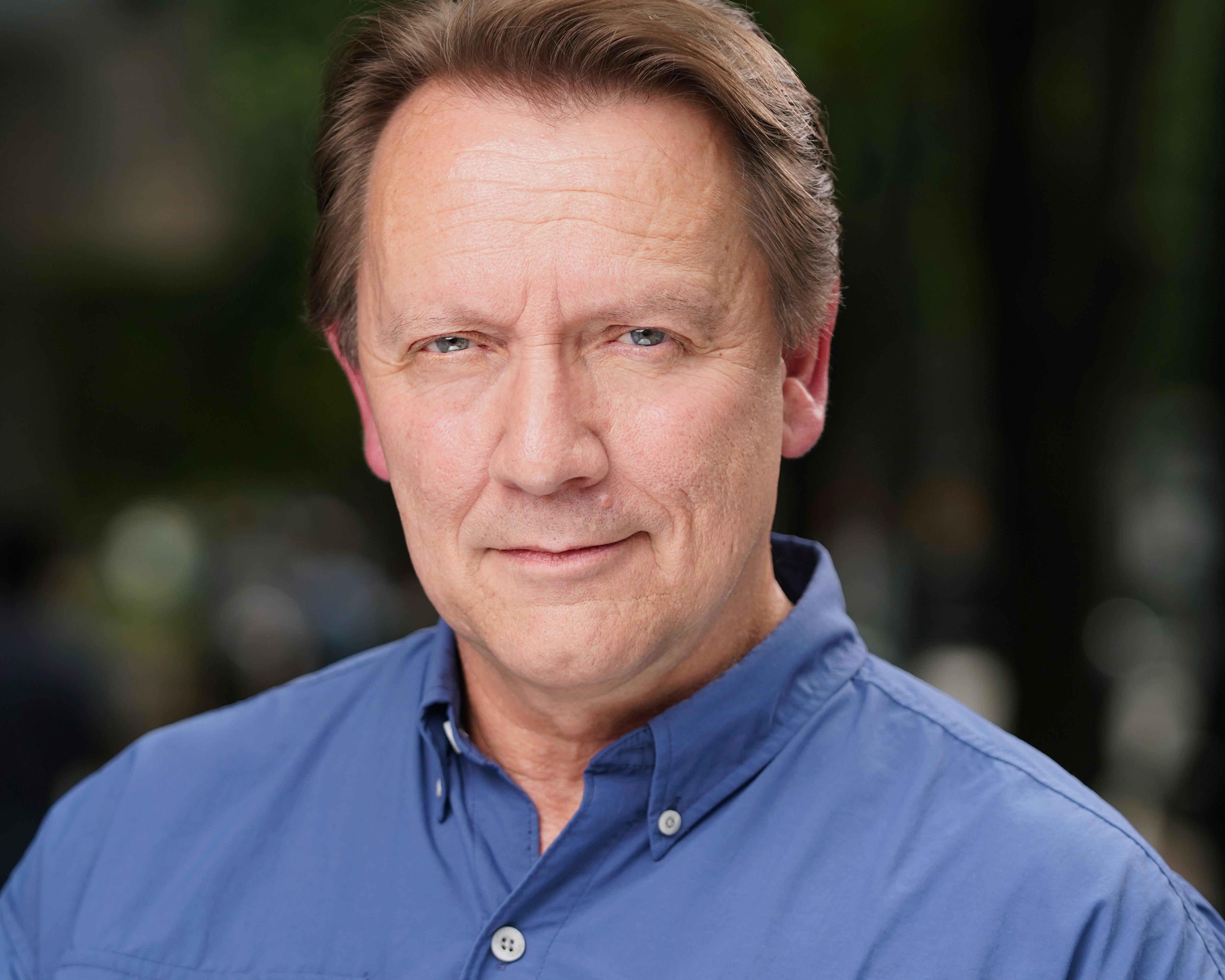 actor Gregory Short large photo