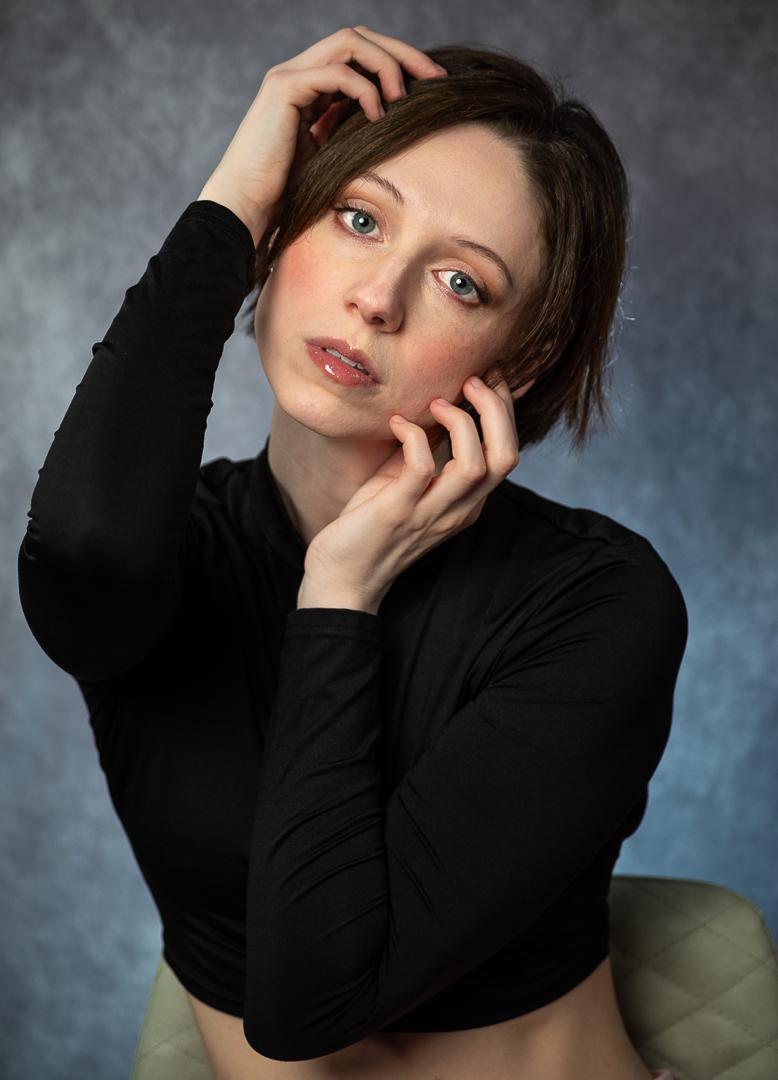 actor Sarah Cugini large photo