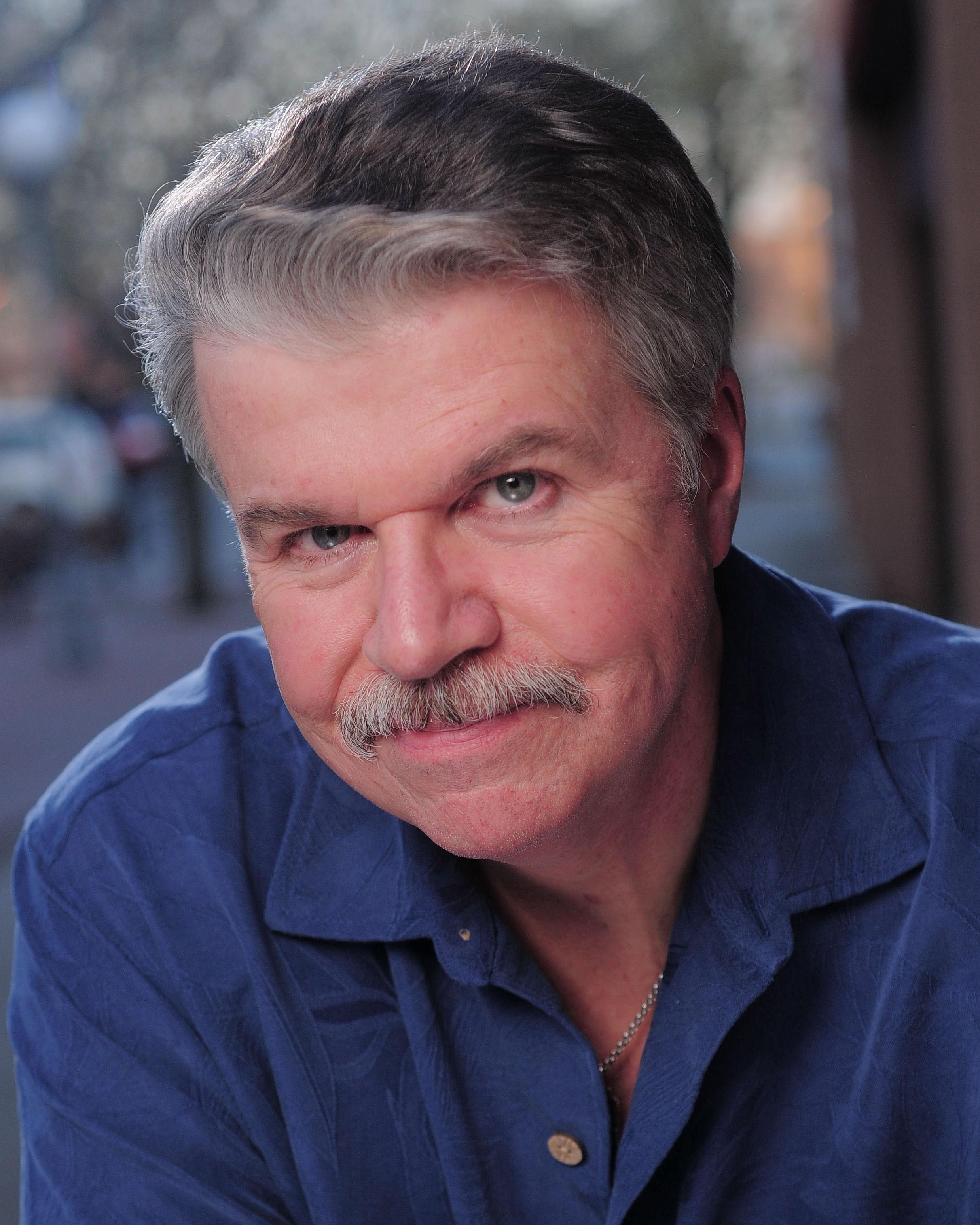 actor Leland Prater large photo