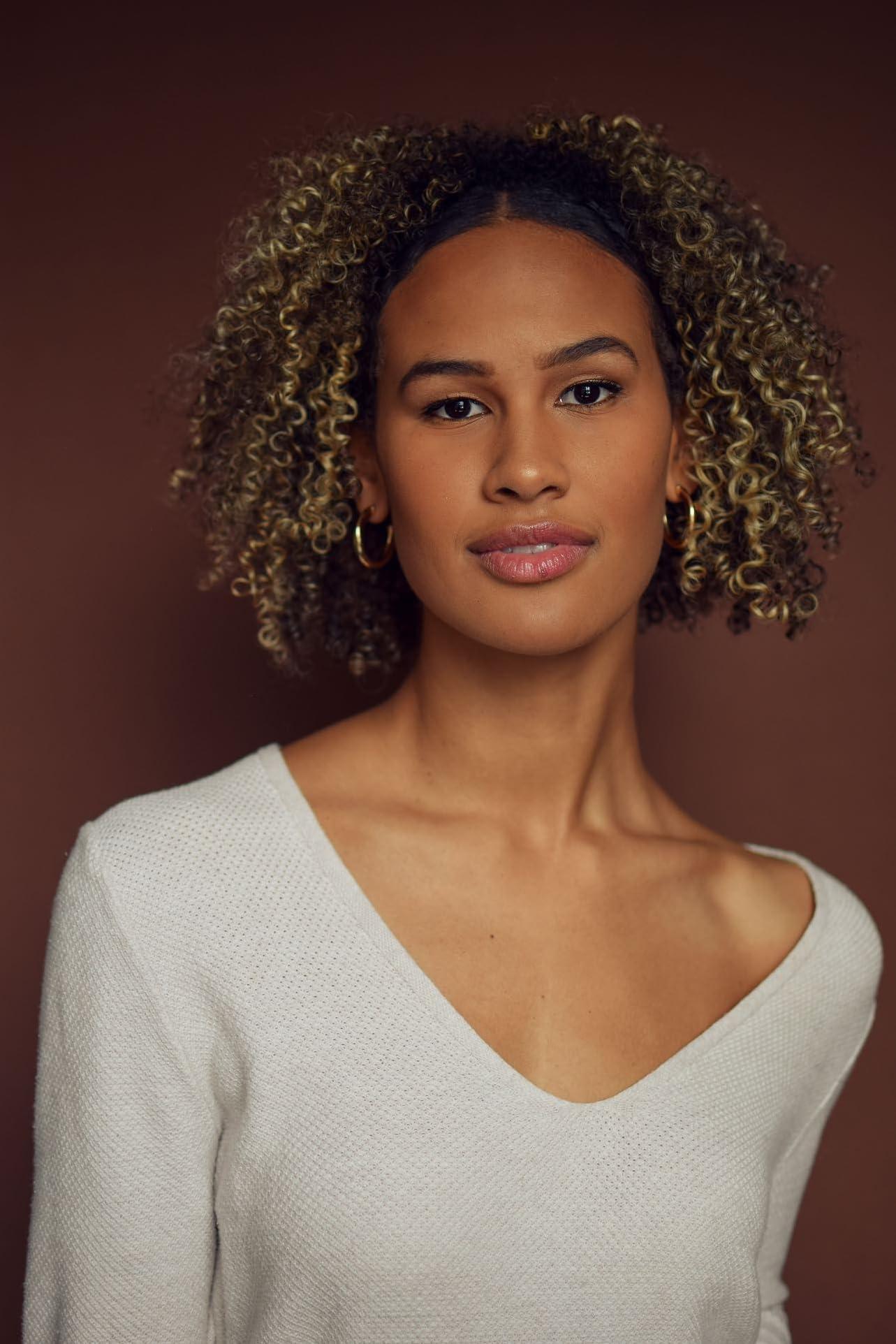 actor Issa McKnight large photo