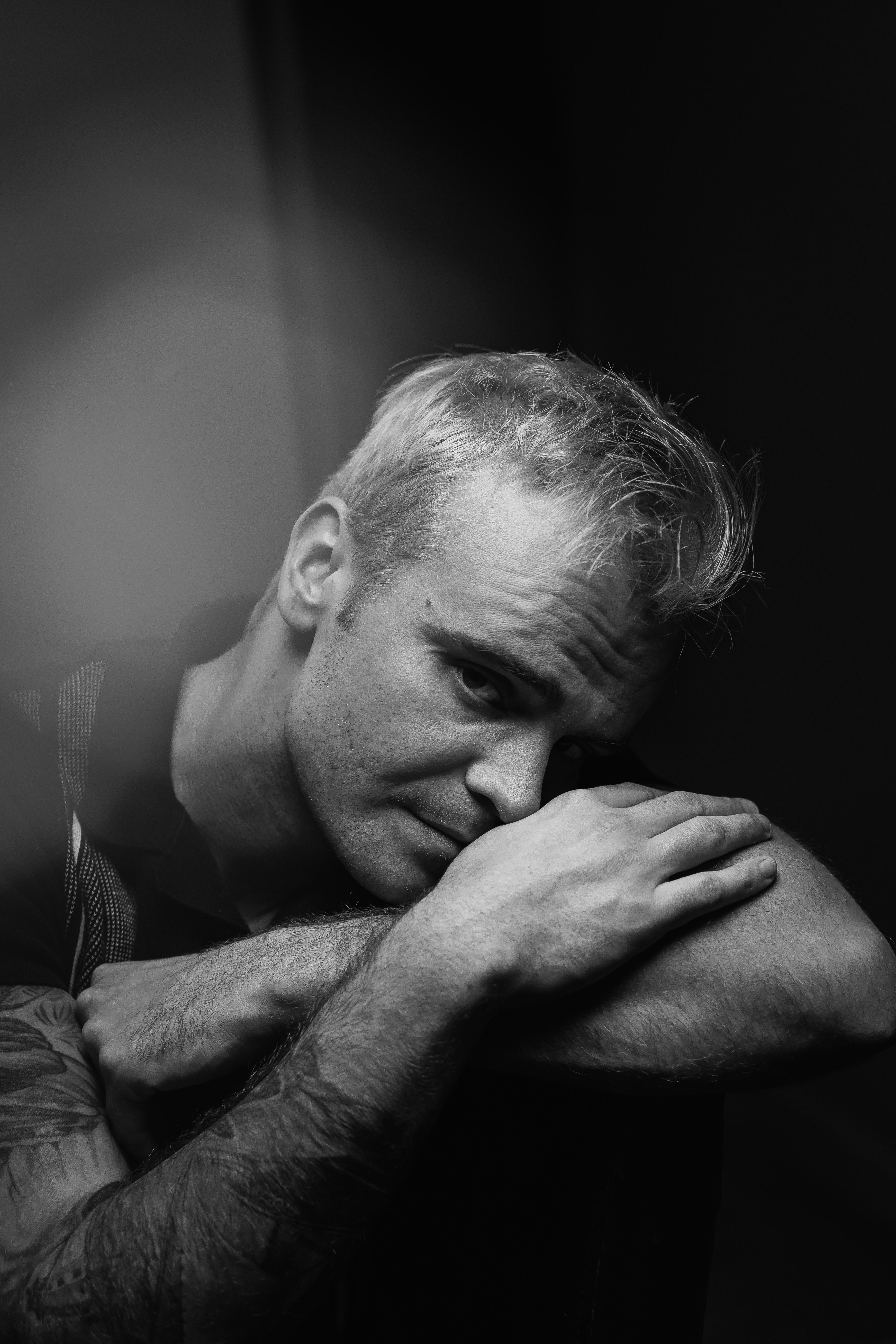 actor Pete MacLeod large photo