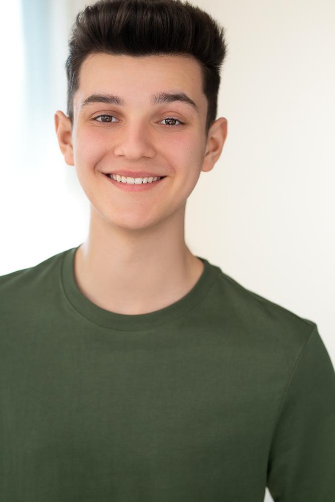 actor Avan Stewart large photo