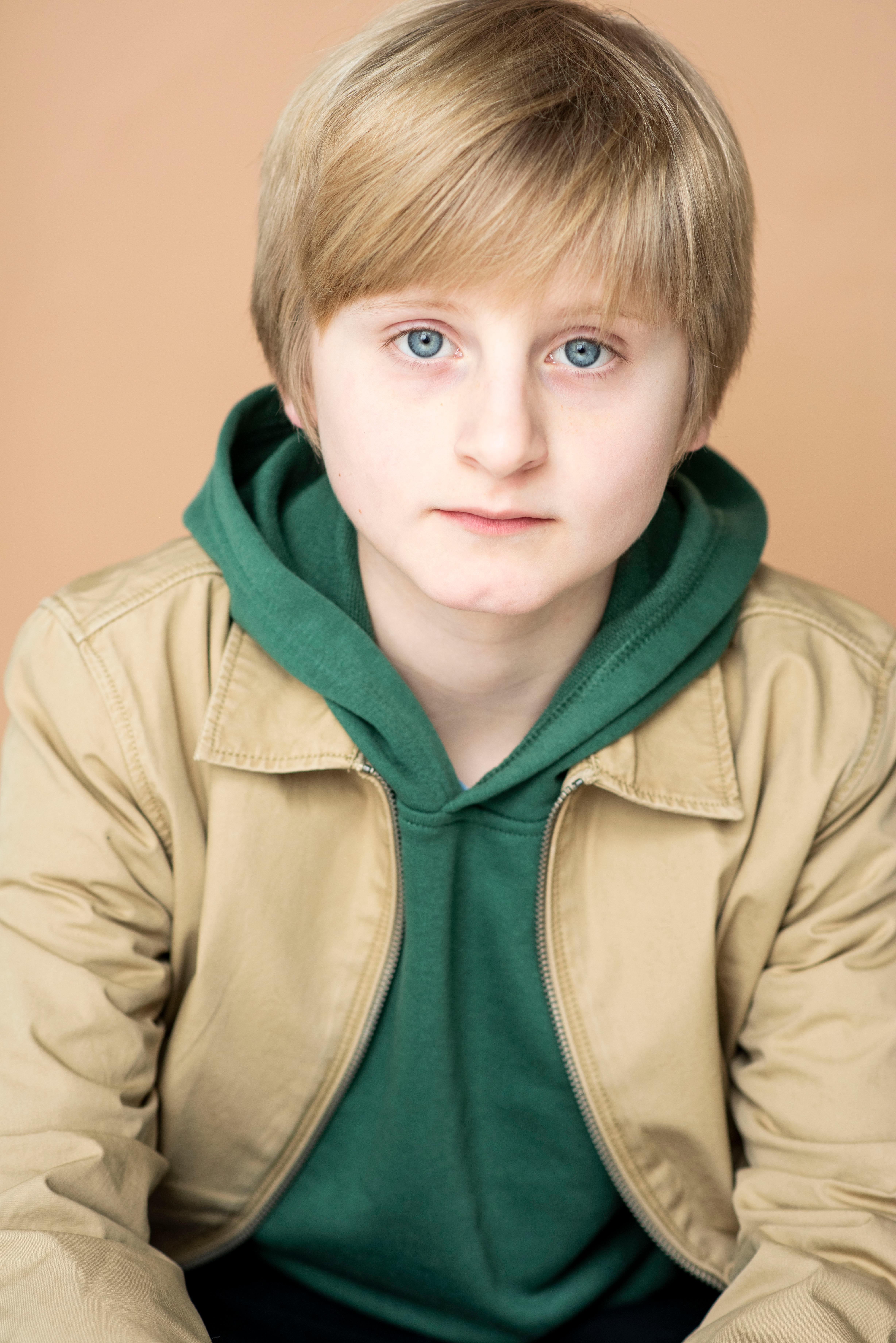 actor Wyatt Dewar large photo