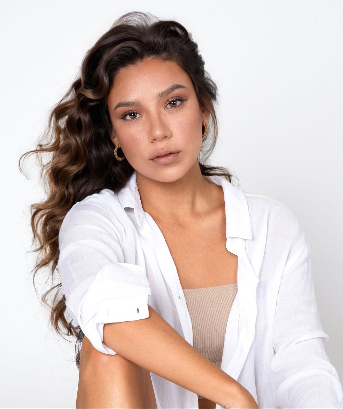 actor Sara Angelica large photo