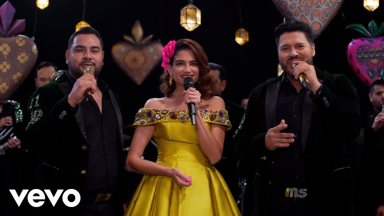 Natalia Jiménez, Banda MS de Sergio Lizárraga - Qué Bueno Es Tenerte (Official Video) background