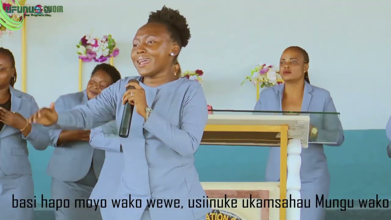 Ufunuo Choir - Usisahau ( Live Performance ) background