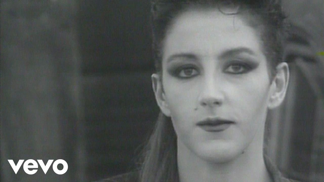 Mecano - No Es Serio Este Cementerio (Videoclip) background