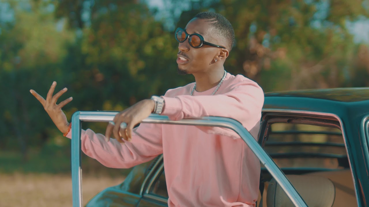 Jux - Utaniua (Official Music Video) background