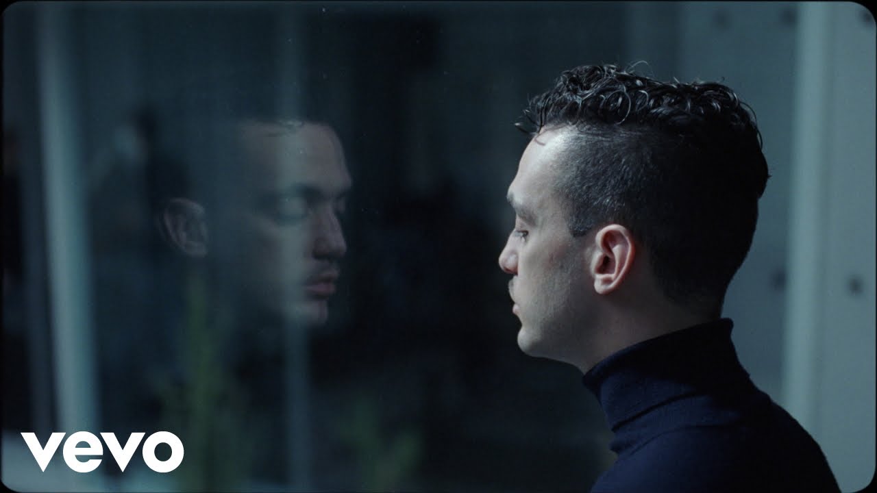 C. Tangana, Toquinho - Comerte Entera (Video Oficial)