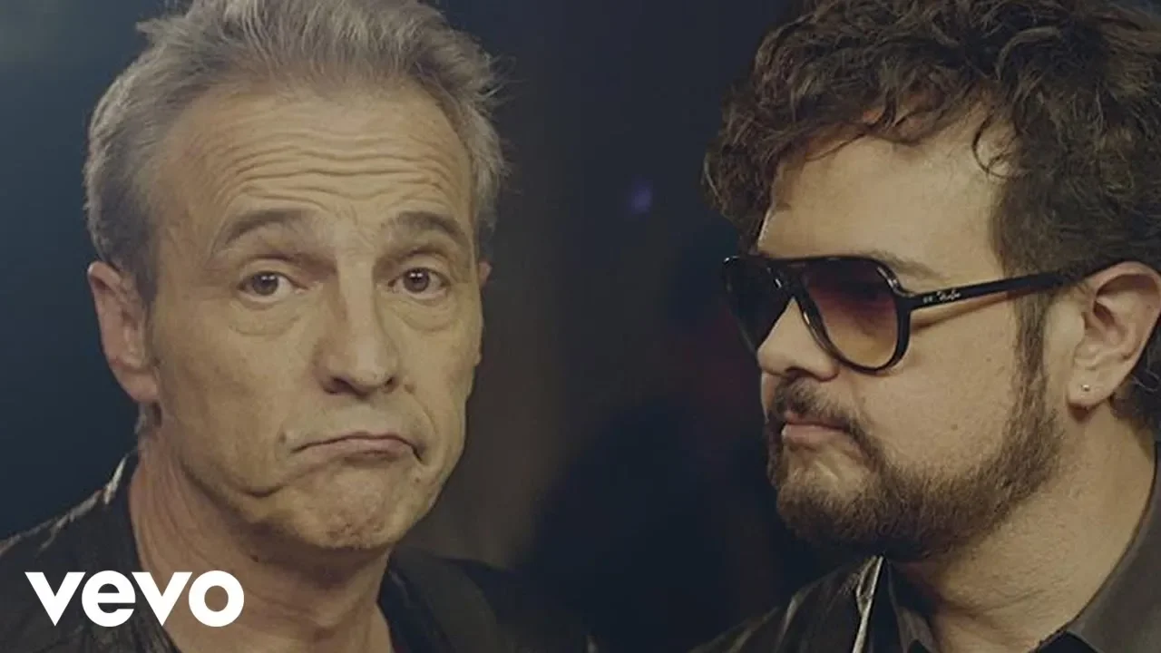 Aleks Syntek - El Ataque de las Chicas Cocodrilo (Video Oficial) ft. David Summers background
