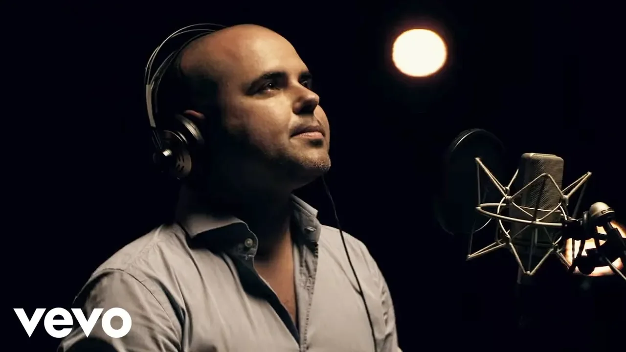 Juan Magán - Te Voy A Esperar (BSO Tadeo Jones) ft. Belinda background