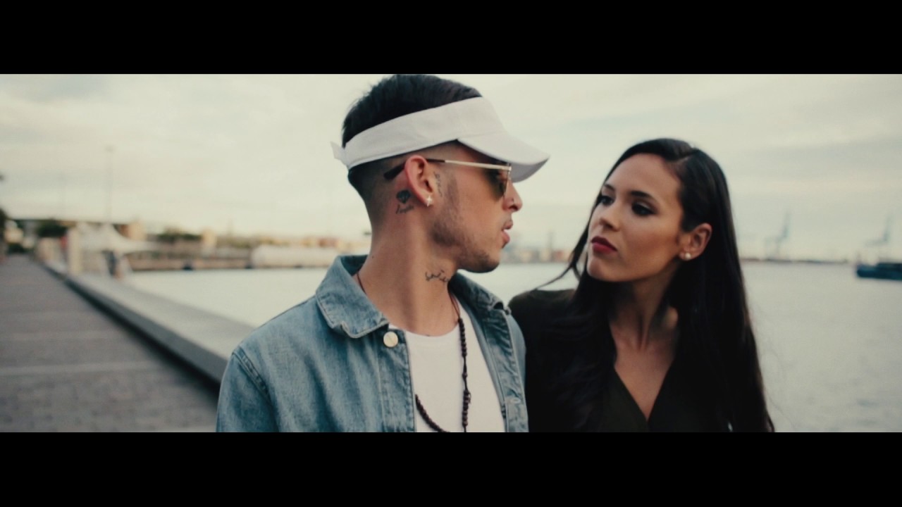 Maikel Delacalle - Mi Mitad (Official Music Video) background