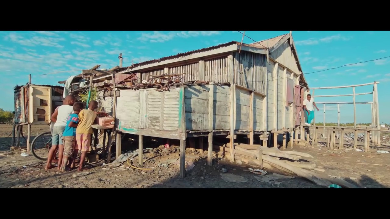 Wawa Salegy - 400 Volt - clip officiel background